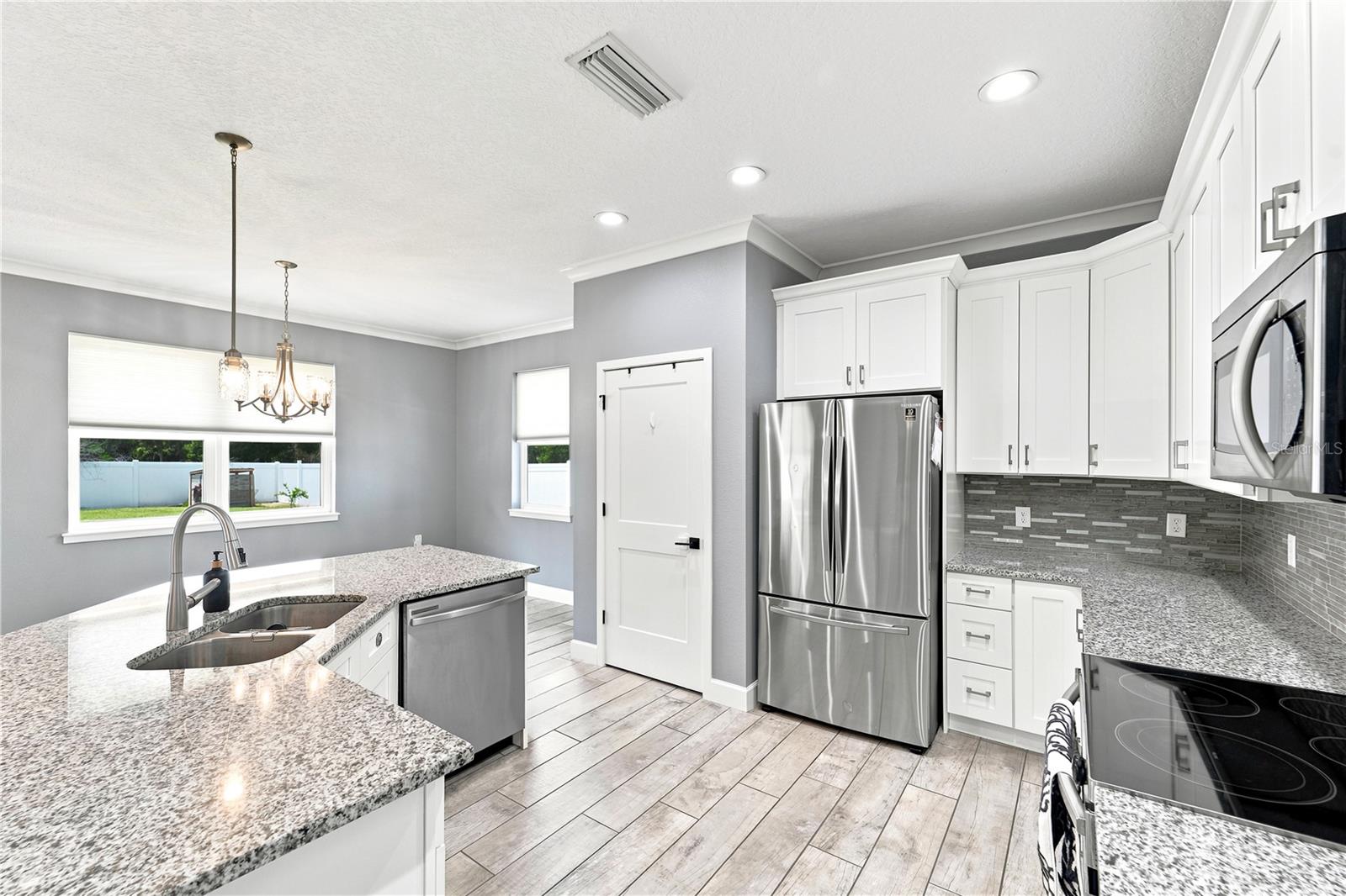 Homes for sale in Osteen, FL | 125 Longwood Dr, Osteen, FL 32764 | MLS# O6427266
