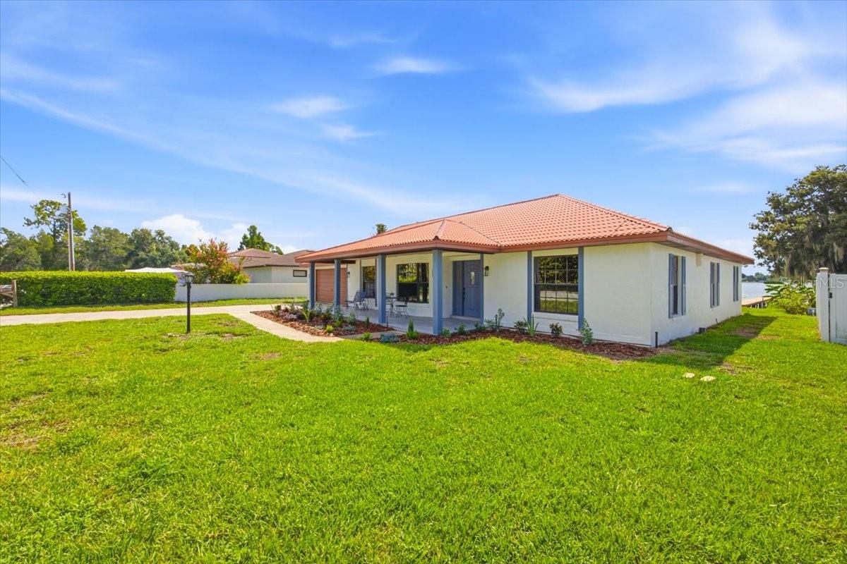 5th image of 2004 Leisure Dr, Winter Haven, FL 33881 | MLS# W7887886