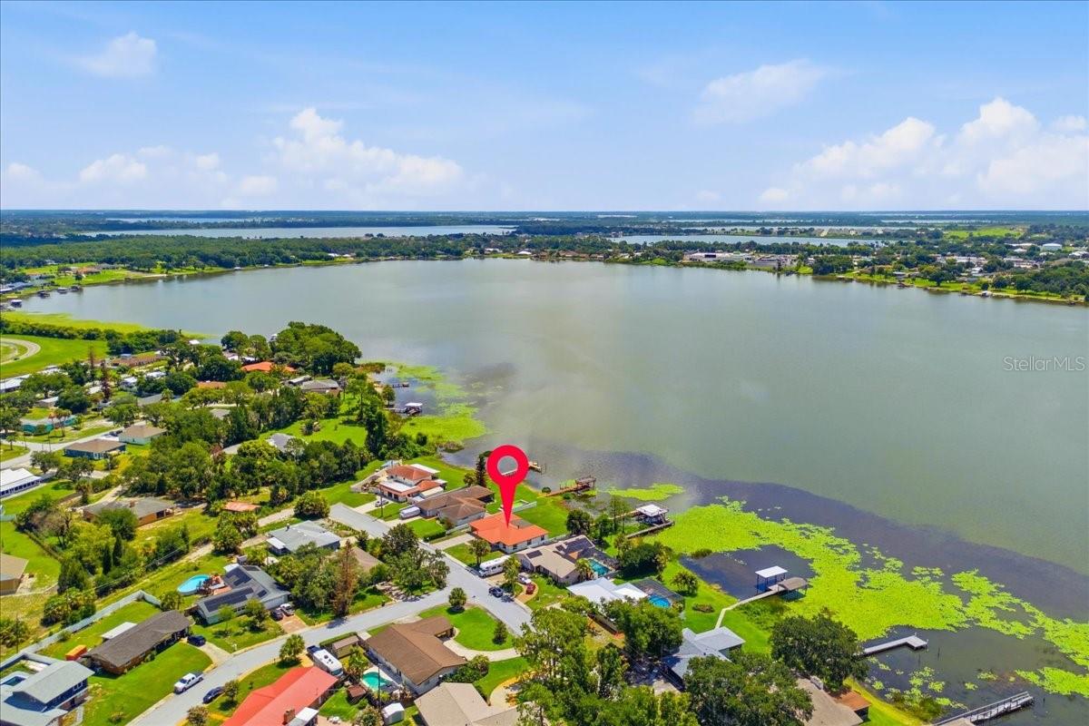 3rd image of 2004 Leisure Dr, Winter Haven, FL 33881 | MLS# W7887886