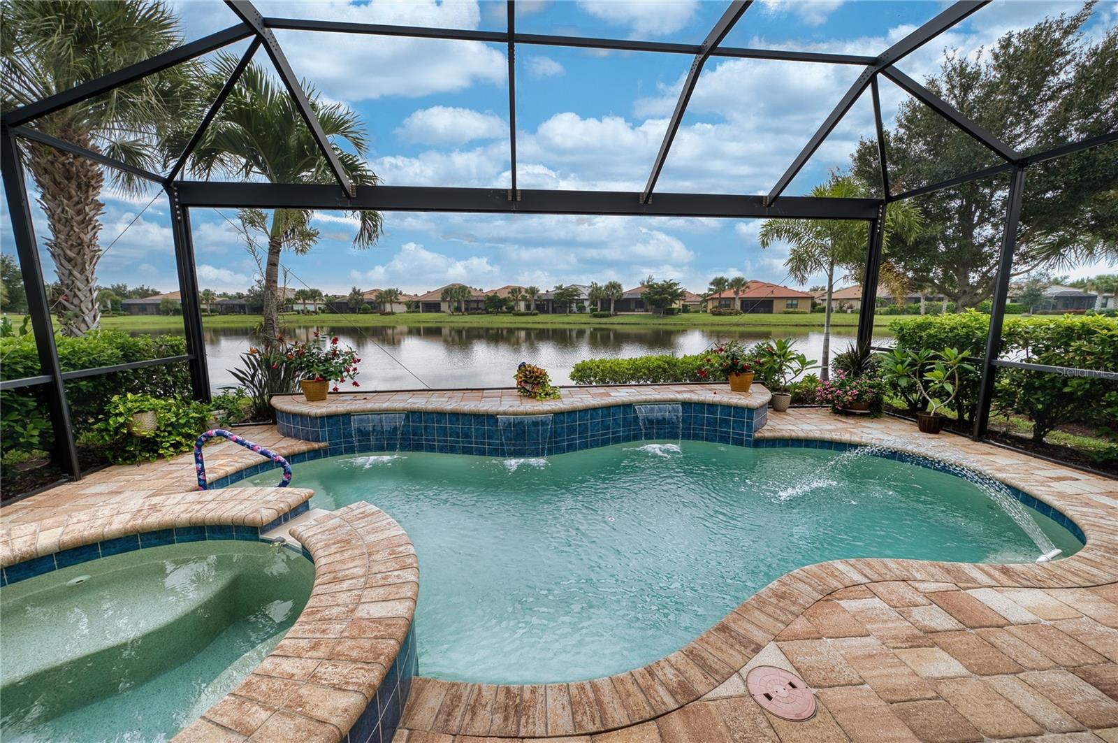 5th image of 17044 Kenton Ter, Bradenton, FL 34202 | MLS# A4700765
