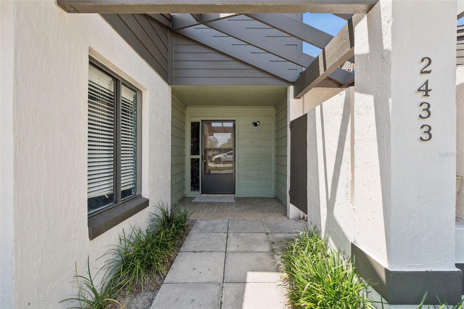 2nd image of 2433 Grand Teton Cir, Winter Park, FL 32792 | MLS# O6427336