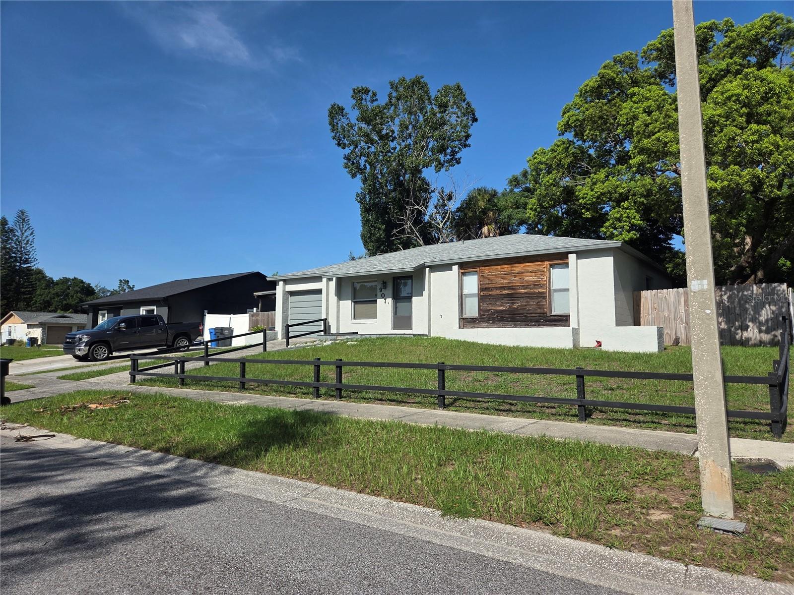 2nd image of 907 Cutler Dr, Seffner, FL 33584 | MLS# TB8531794