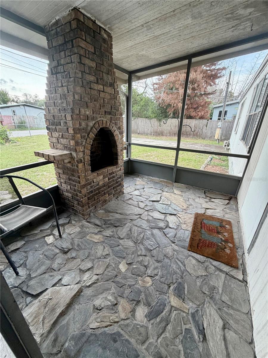 2nd image of 820 Water Oaks Dr, Winter Haven, FL 33880 | MLS# P4939386
