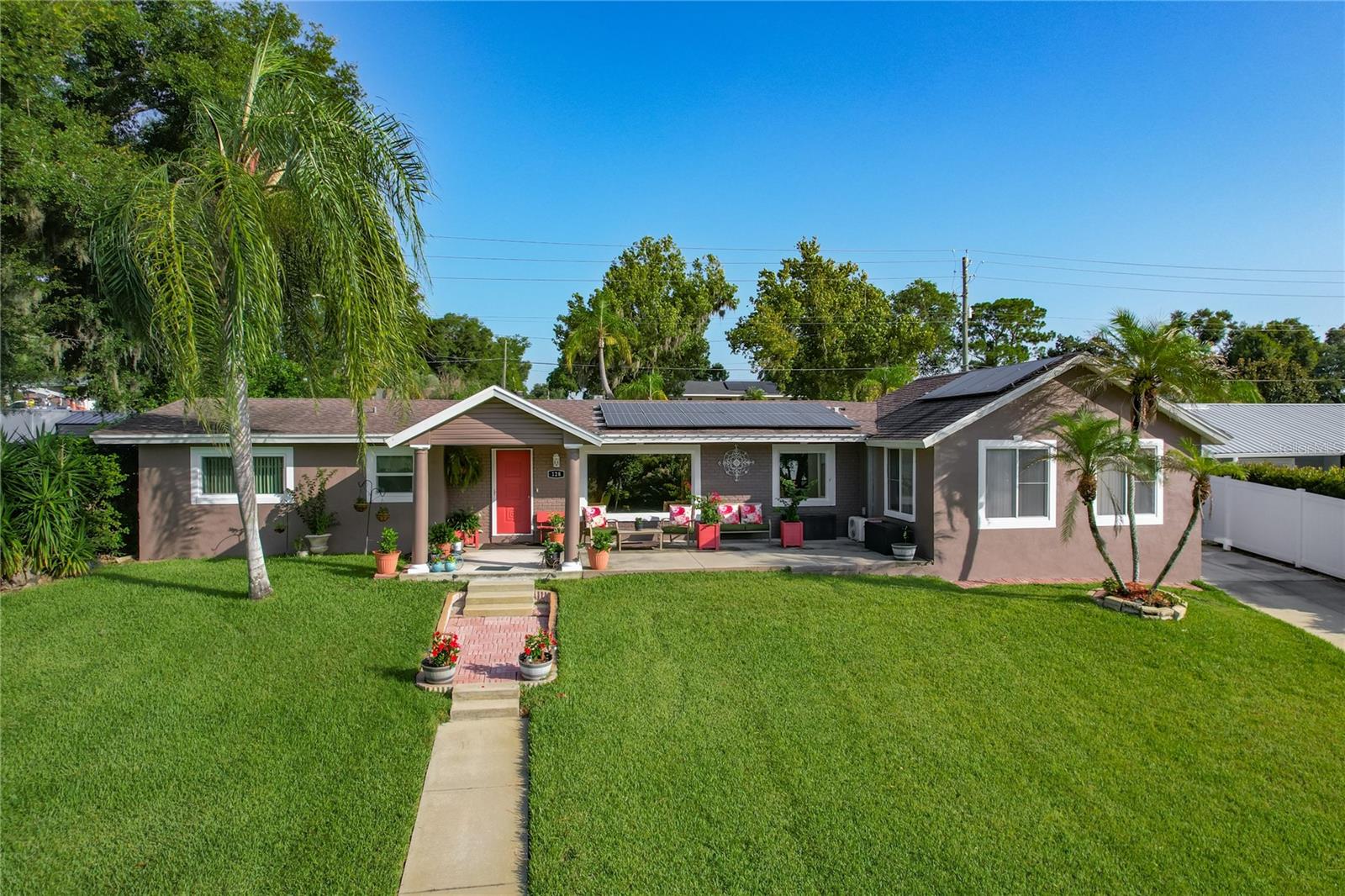 3rd image of 128 N Lake Florence Dr, Winter Haven, FL 33884 | MLS# L4963717
