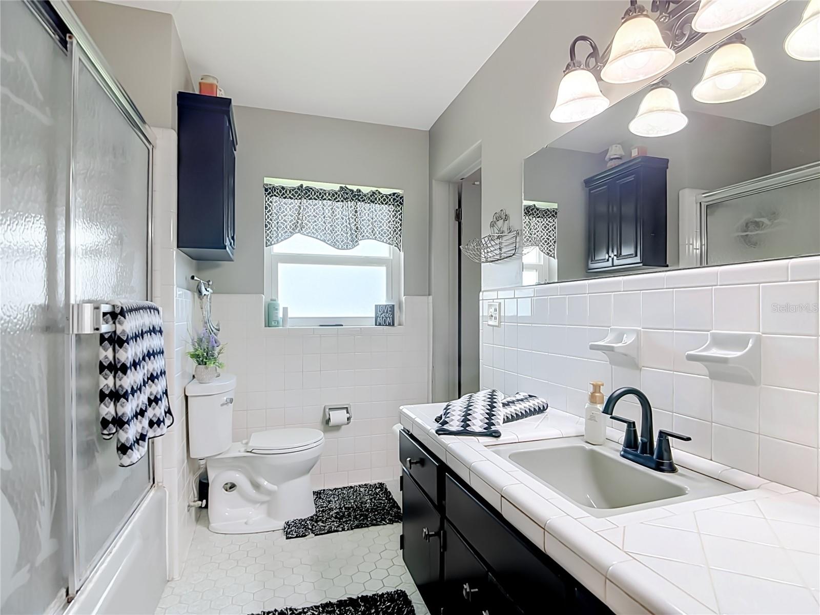 5th image of 128 N Lake Florence Dr, Winter Haven, FL 33884 | MLS# L4963717