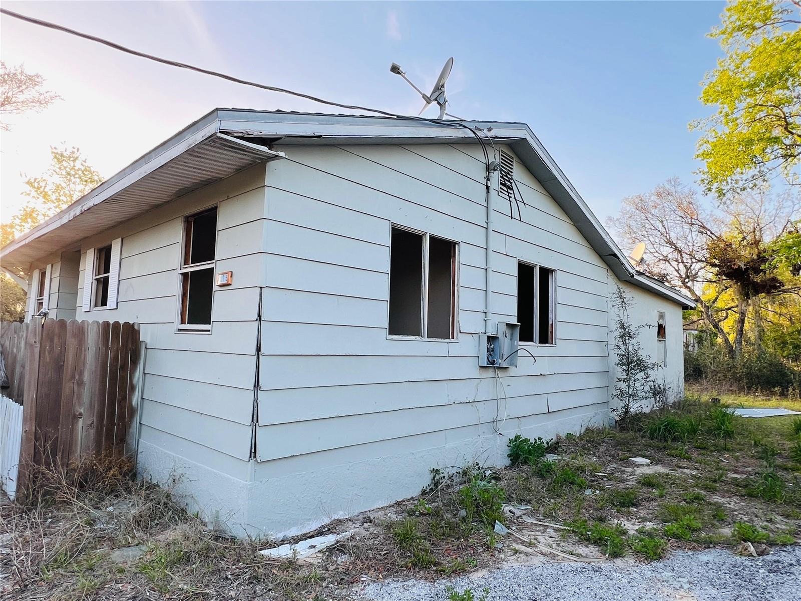 3rd image of 20715 Se 141St Pl, Umatilla, FL 32784 | MLS# O6427482