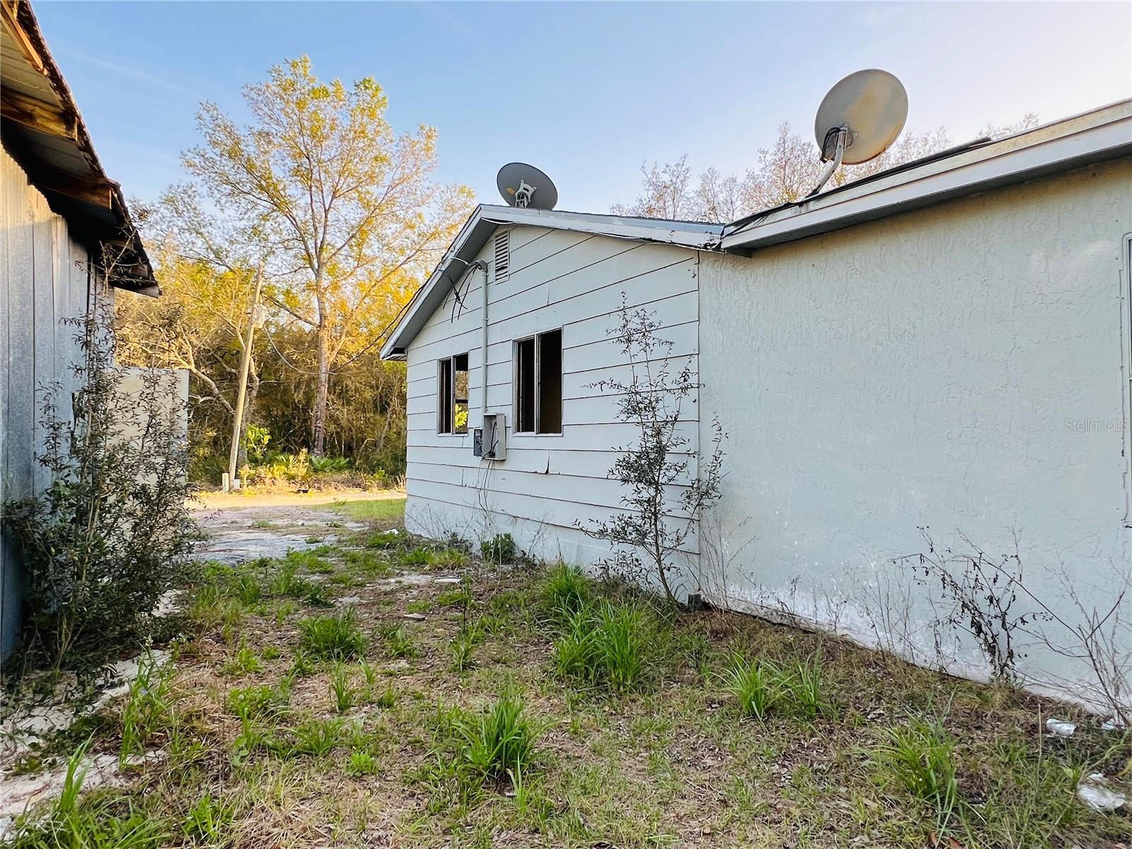 5th image of 20715 Se 141St Pl, Umatilla, FL 32784 | MLS# O6427482