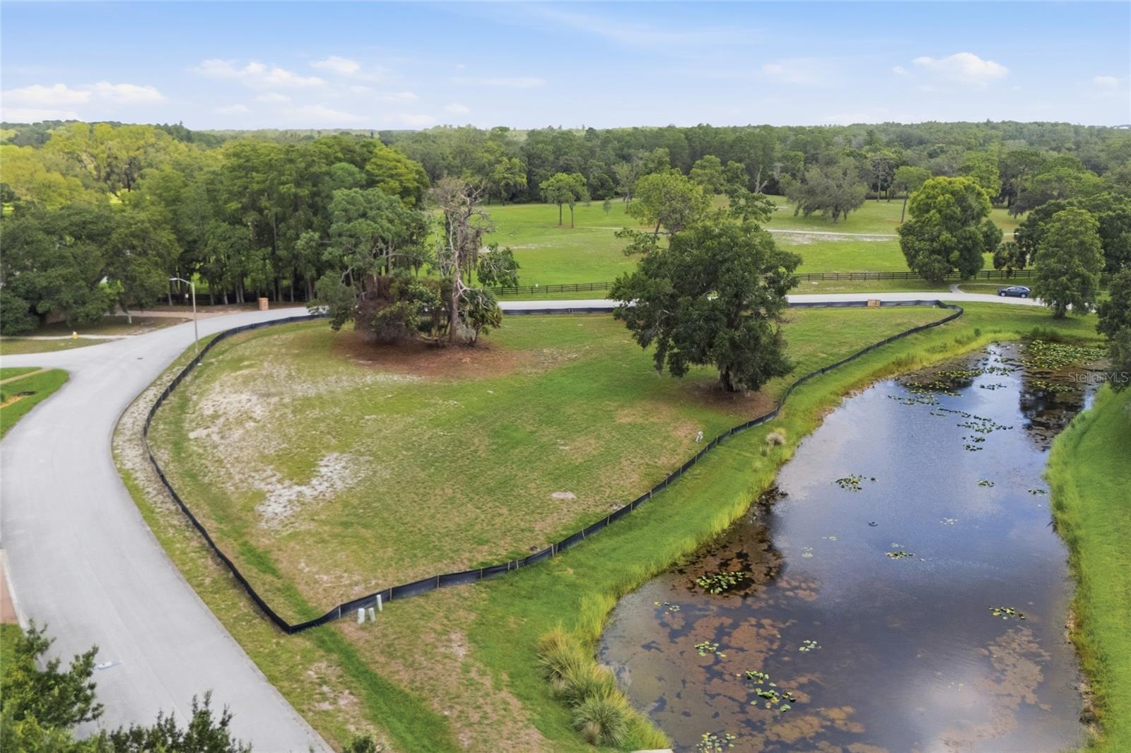 3rd image of 520 Austin Dr, Tarpon Springs, FL 34688 | MLS# TB8531998