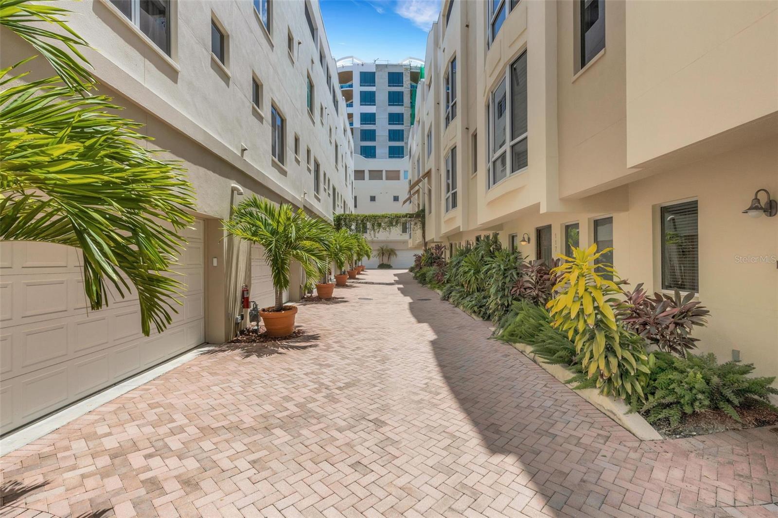 3rd image of 235 Cocoanut Ave #108B, Sarasota, FL 34236 | MLS# A4700846