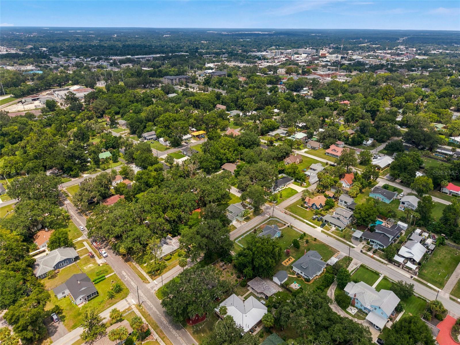 24th image of 742 Se 12th St, Ocala, FL 34471 | MLS# OM729052