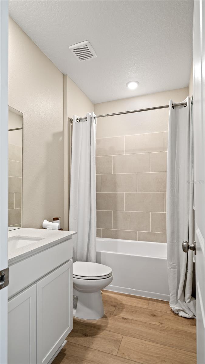 4th image of 2858 Pioneer Trl, Eagle Lake, FL 33839 | MLS# O6427575
