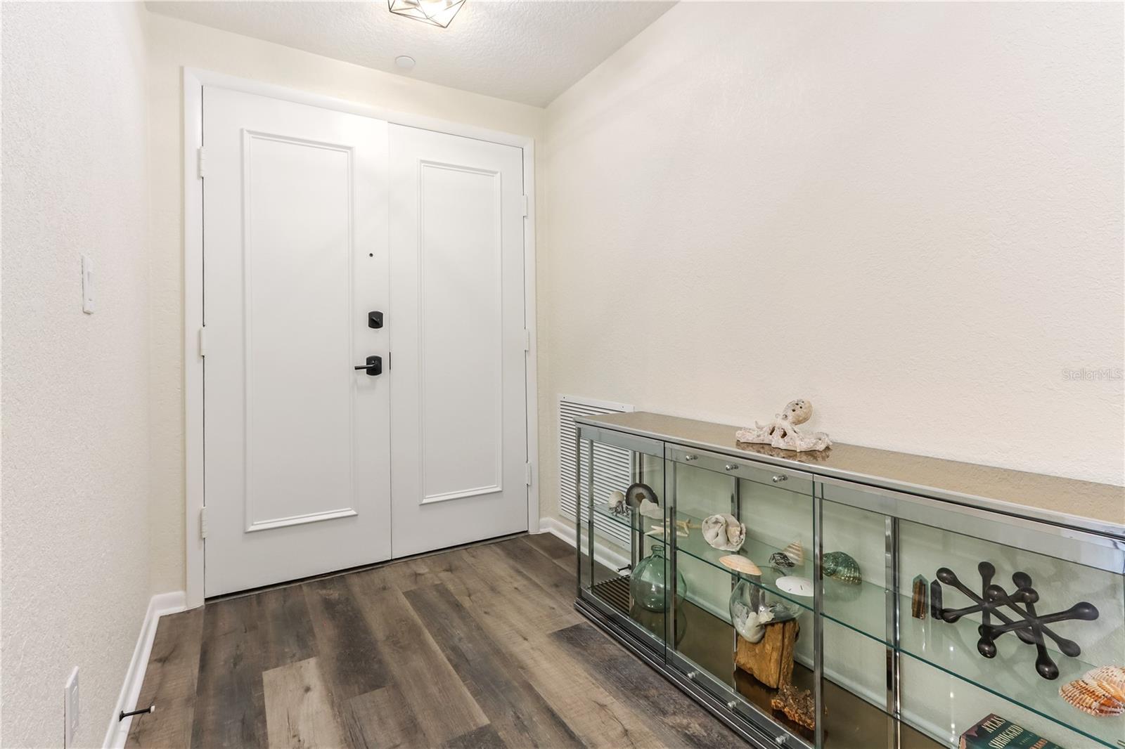 3rd image of 4 Belleview Blvd #205, Belleair, FL 33756 | MLS# TB8532074