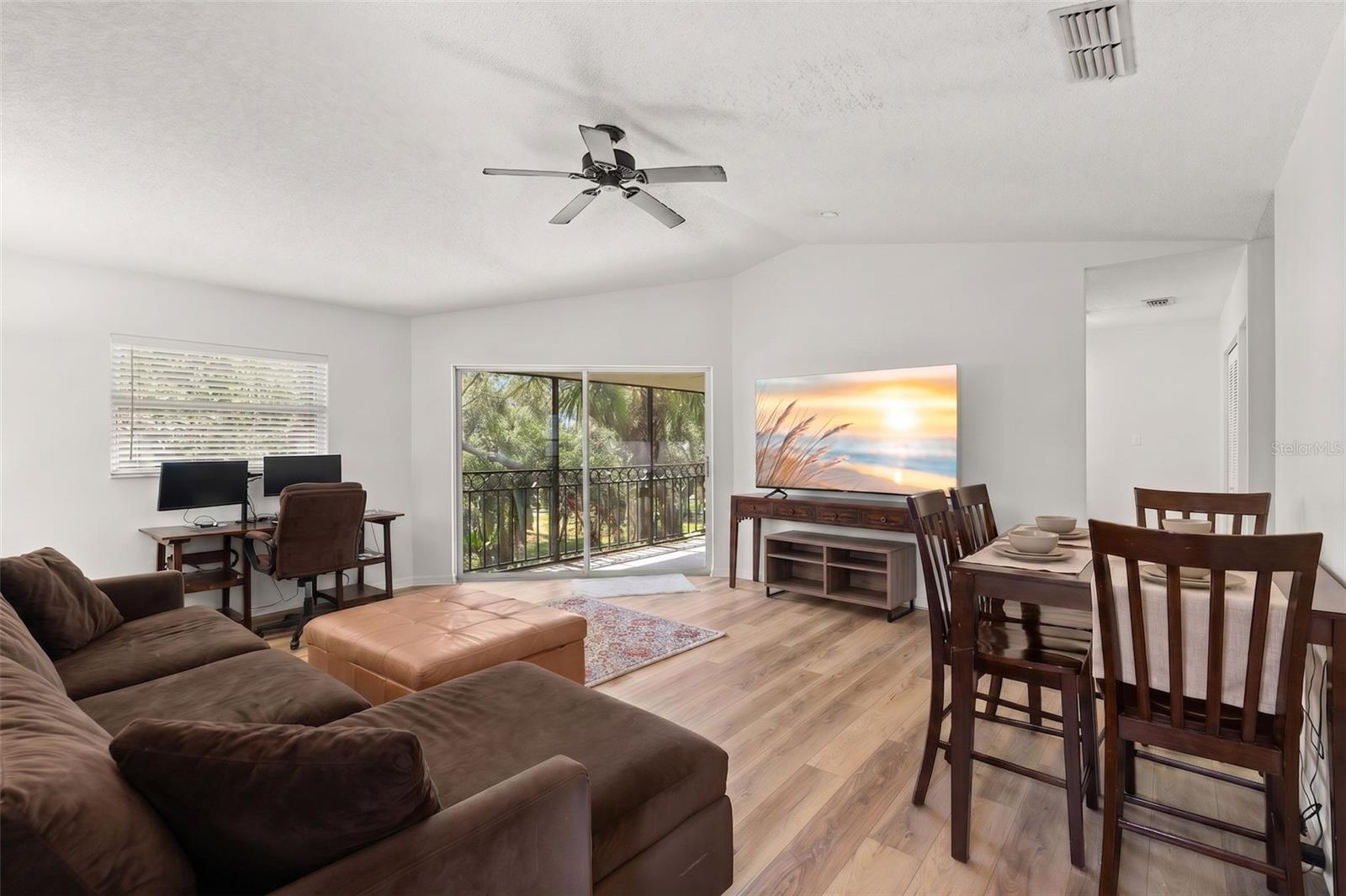 4th image of 500 Santa Cruz Pl Ne, St. Petersburg, FL 33703