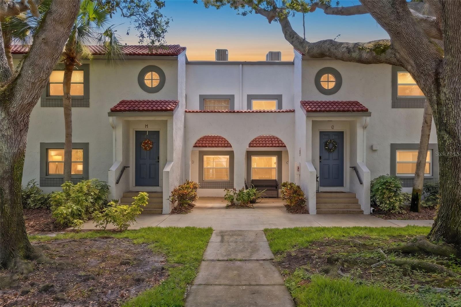1st image of 500 Santa Cruz Pl Ne, St. Petersburg, FL 33703