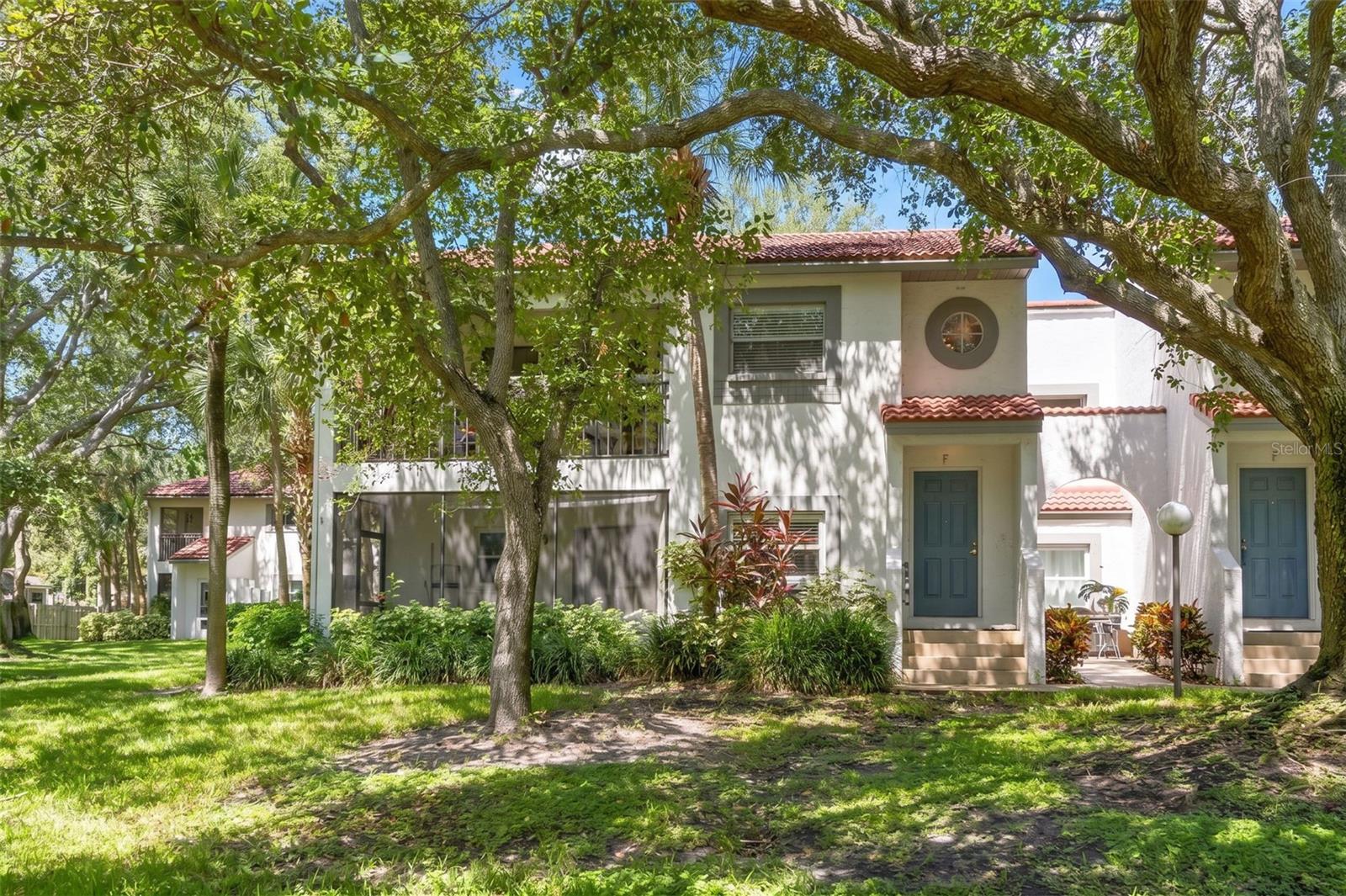 2nd image of 500 Santa Cruz Pl Ne, St. Petersburg, FL 33703