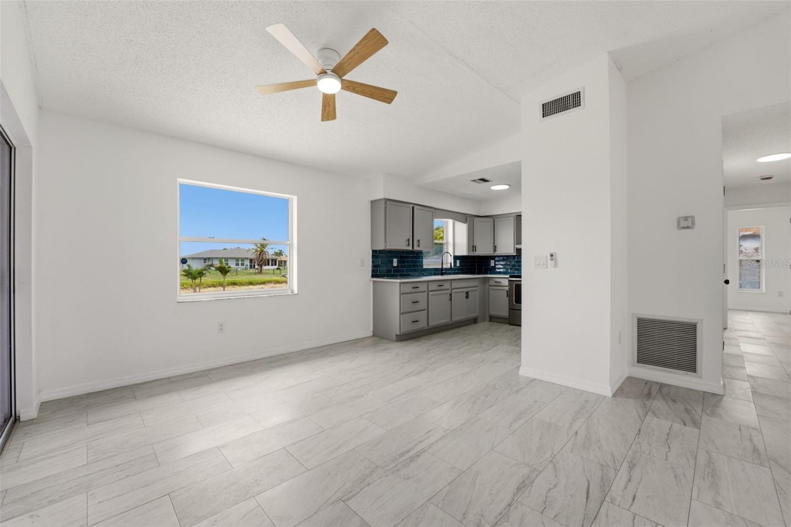 5th image of 192 Annapolis Ln, Rotonda West, FL 33947 | MLS# A4700869