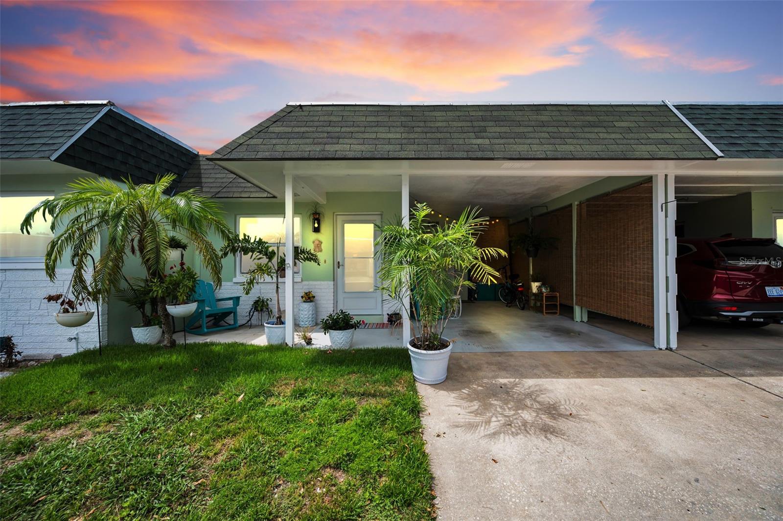 2nd image of 845 Sky Loch Dr S, Dunedin, FL 34698 | MLS# TB8532132