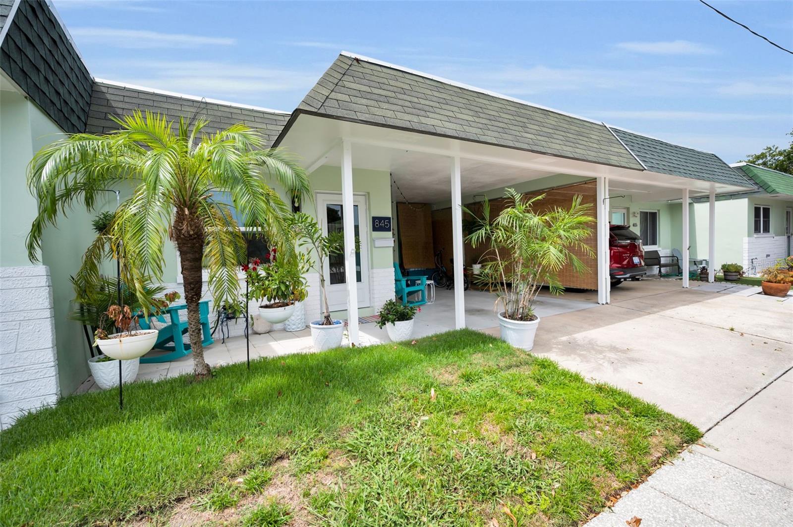 3rd image of 845 Sky Loch Dr S, Dunedin, FL 34698 | MLS# TB8532132
