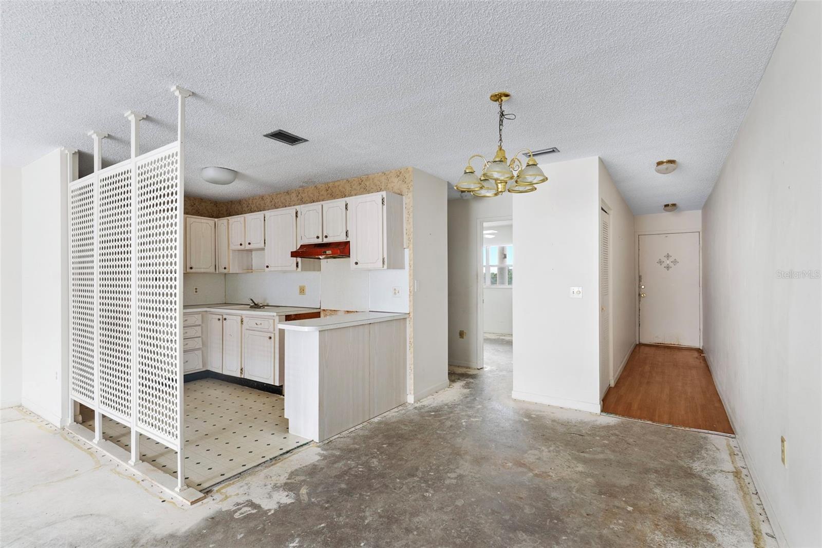 2nd image of 5501 80Th St N #408, St Petersburg, FL 33709 | MLS# TB8532143