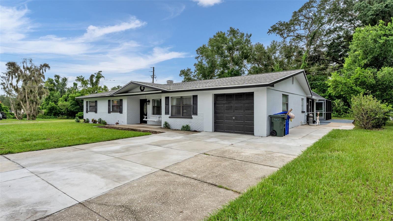 1st image of 135 Kenilwood Ln, Lakeland, FL 33809 | MLS# L4963747