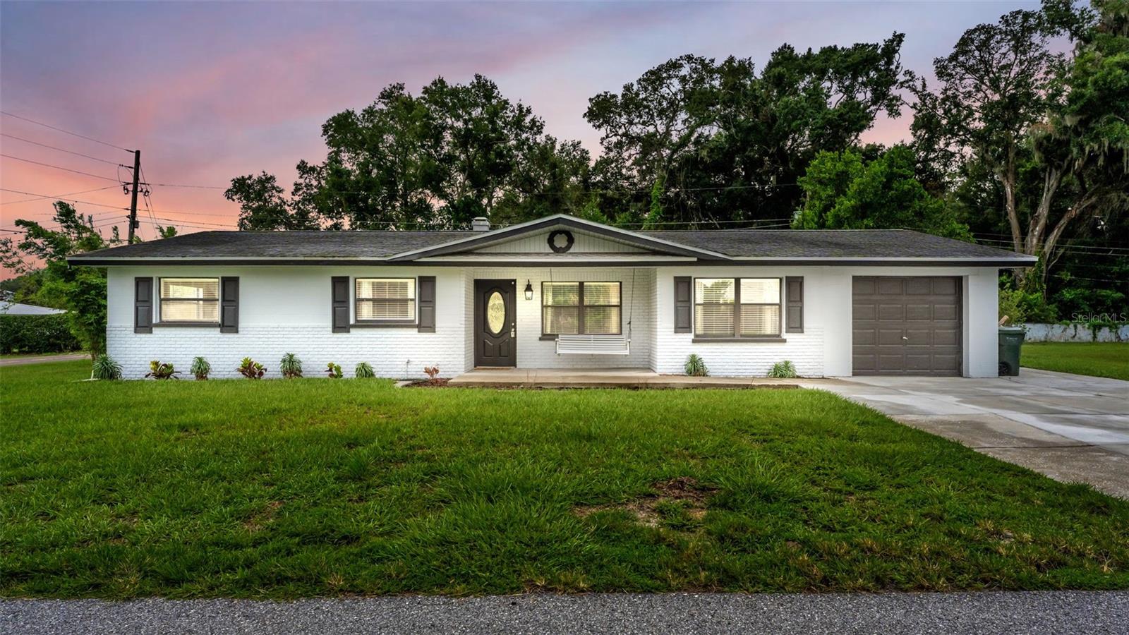3rd image of 135 Kenilwood Ln, Lakeland, FL 33809 | MLS# L4963747