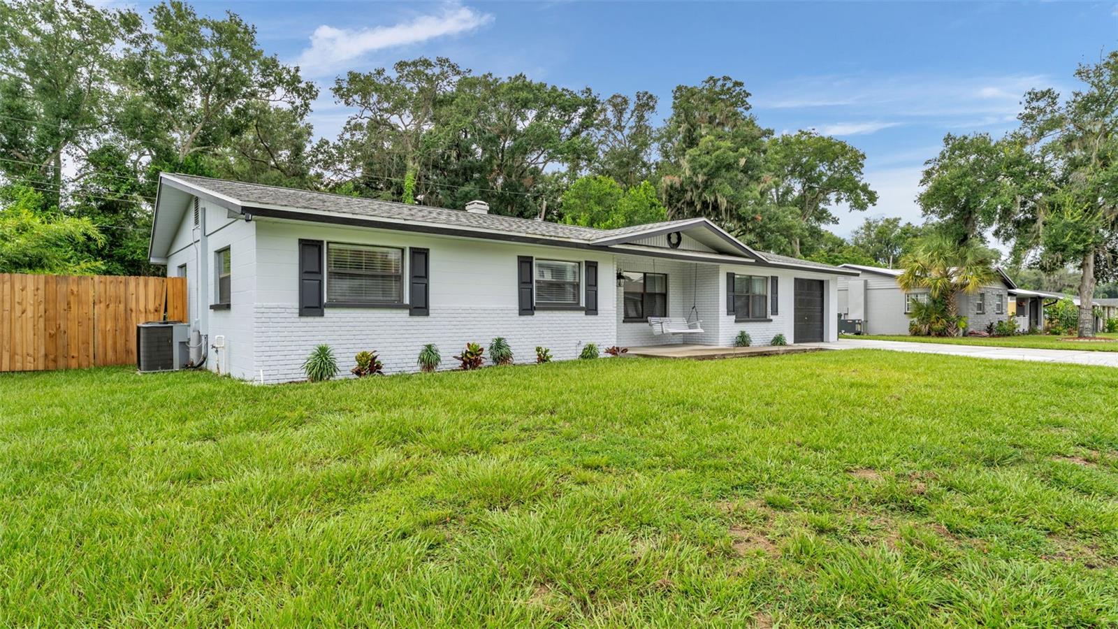 4th image of 135 Kenilwood Ln, Lakeland, FL 33809 | MLS# L4963747