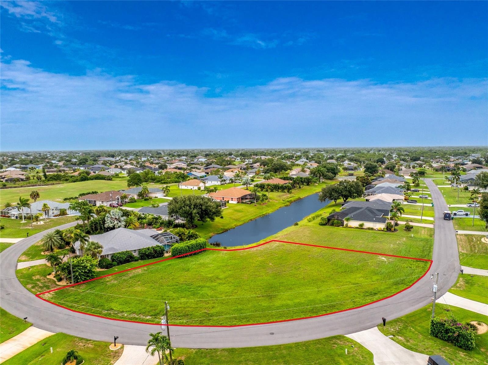 3rd image of 19 Medalist Pl, Rotonda West, FL 33947 | MLS# D6148181