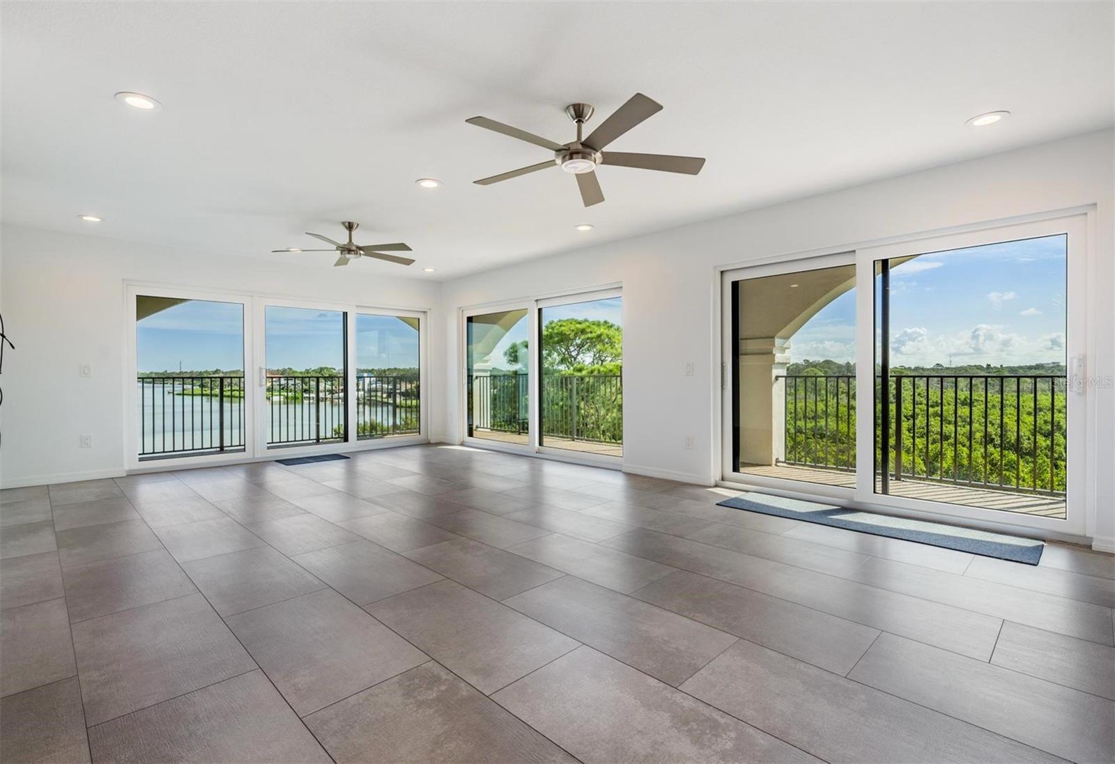3rd image of 243 Mariner Dr #243, Tarpon Springs, FL 34689 | MLS# W7887935