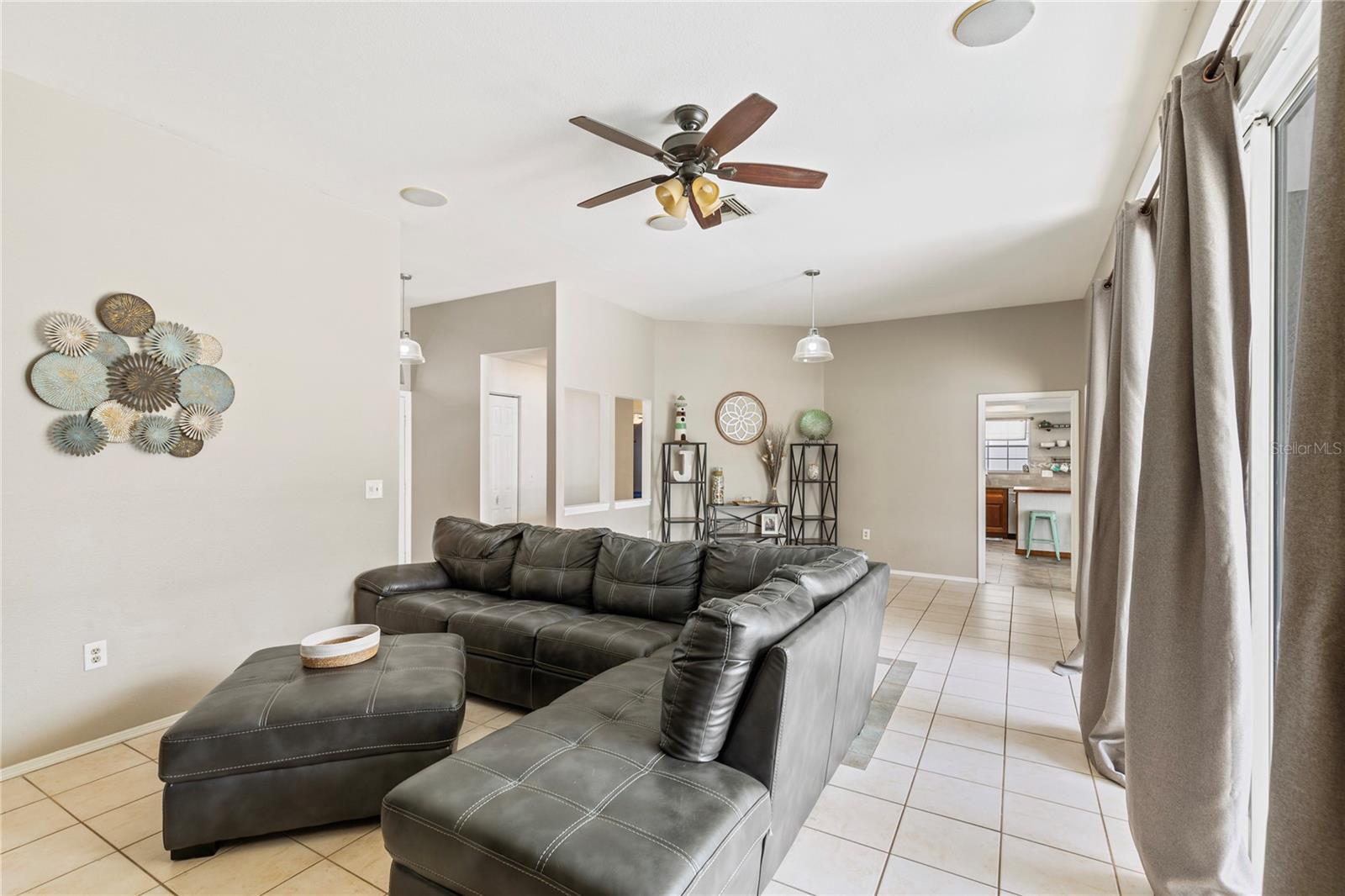 4th image of 1690 Winners Cir, Tarpon Springs, FL 34689 | MLS# TB8532230