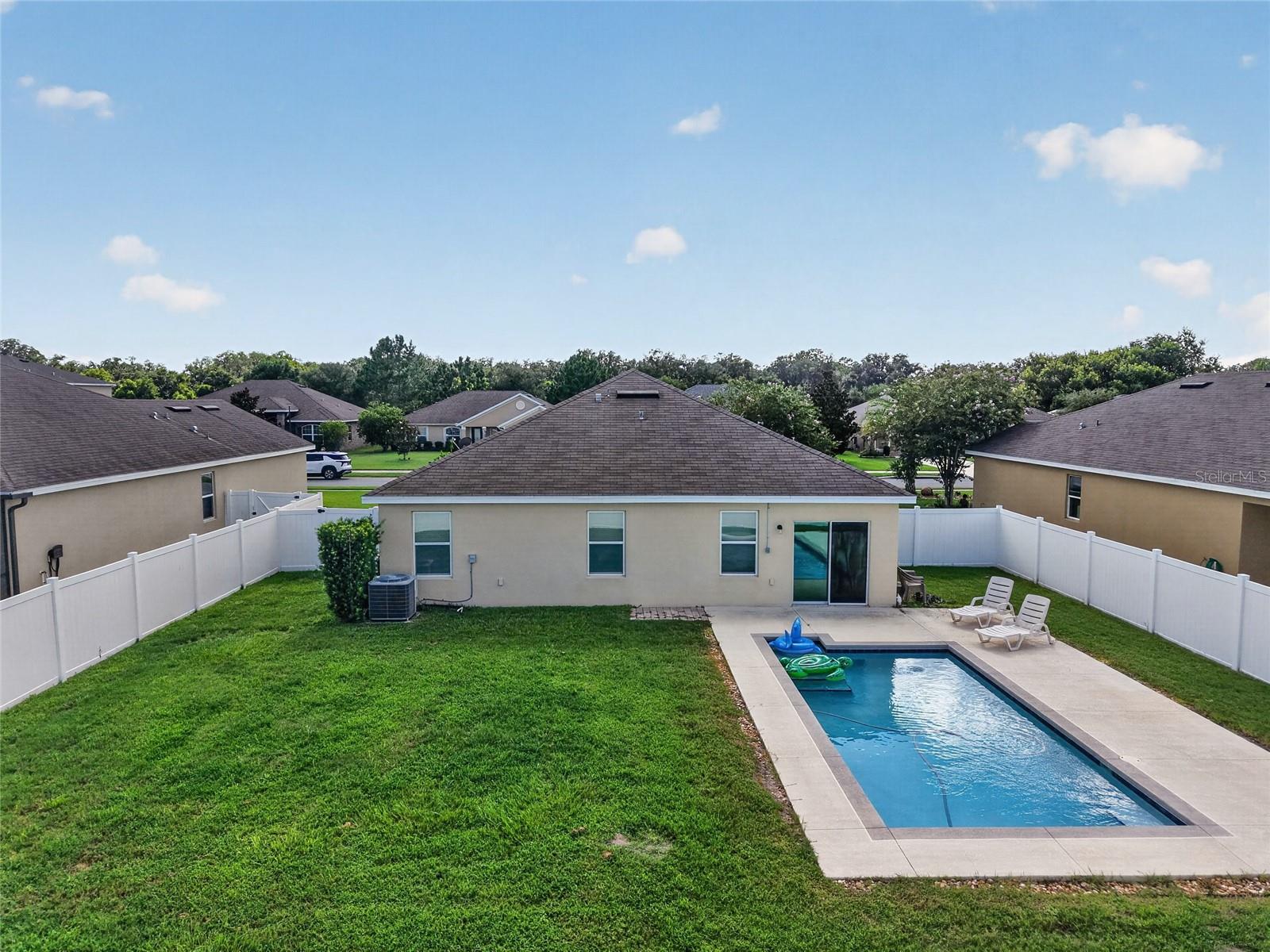 3rd image of 9785 Pepper Tree Trl, Wildwood, FL 34785 | MLS# OM729088