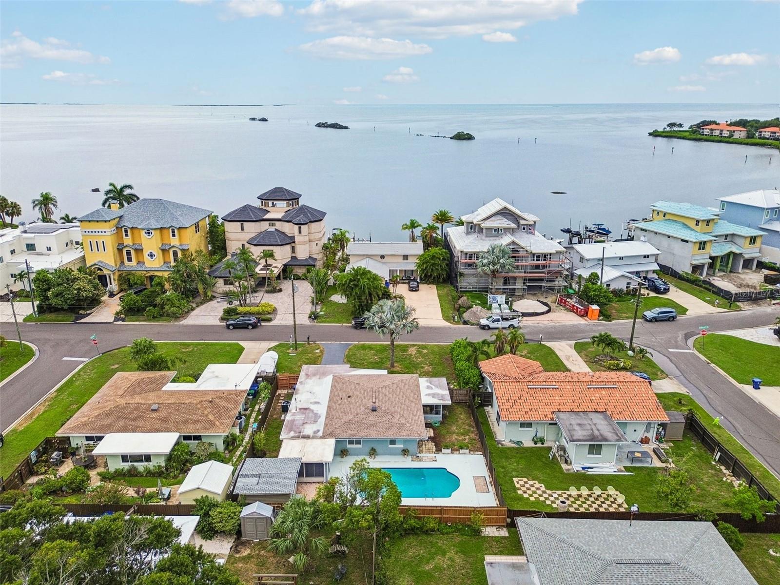 37th image of 403 Driftwood Dr W, Palm Harbor, FL 34683 | MLS# TB8532242