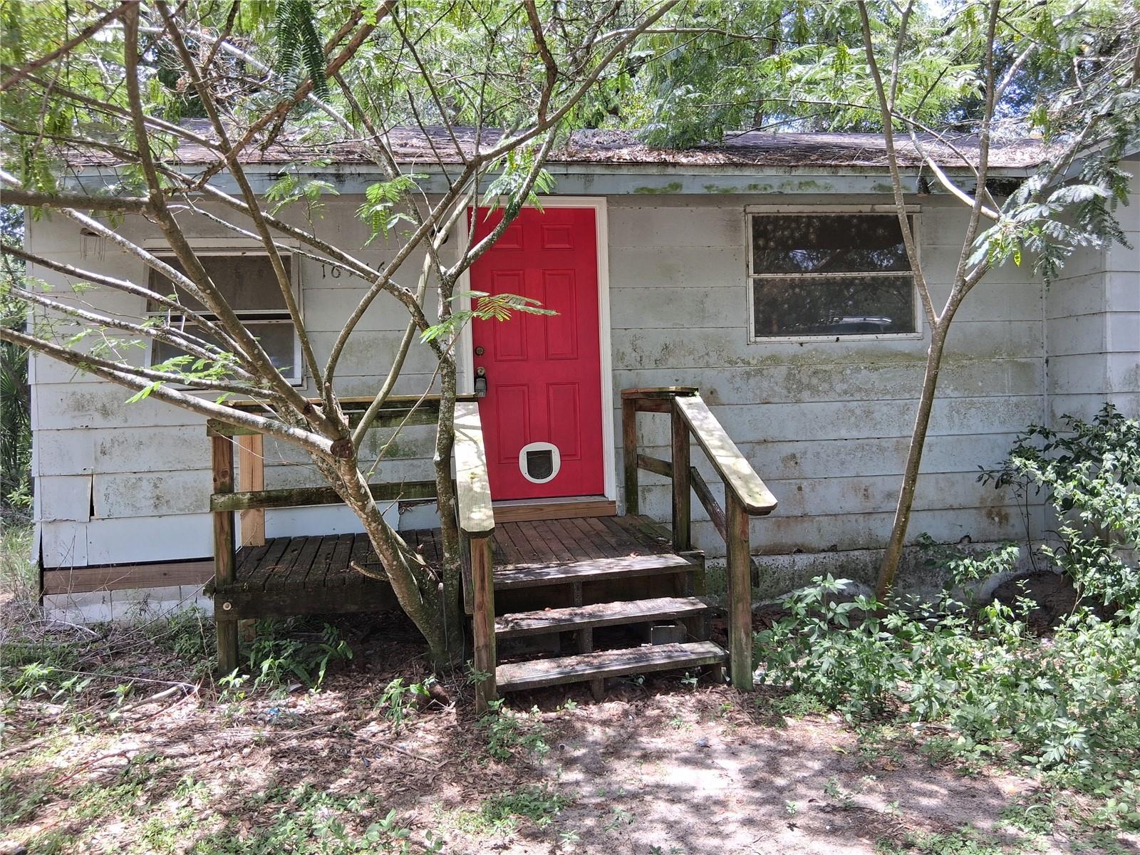 1st image of 16716 E Fort King St, Silver Springs, FL 34488 | MLS# OM729089