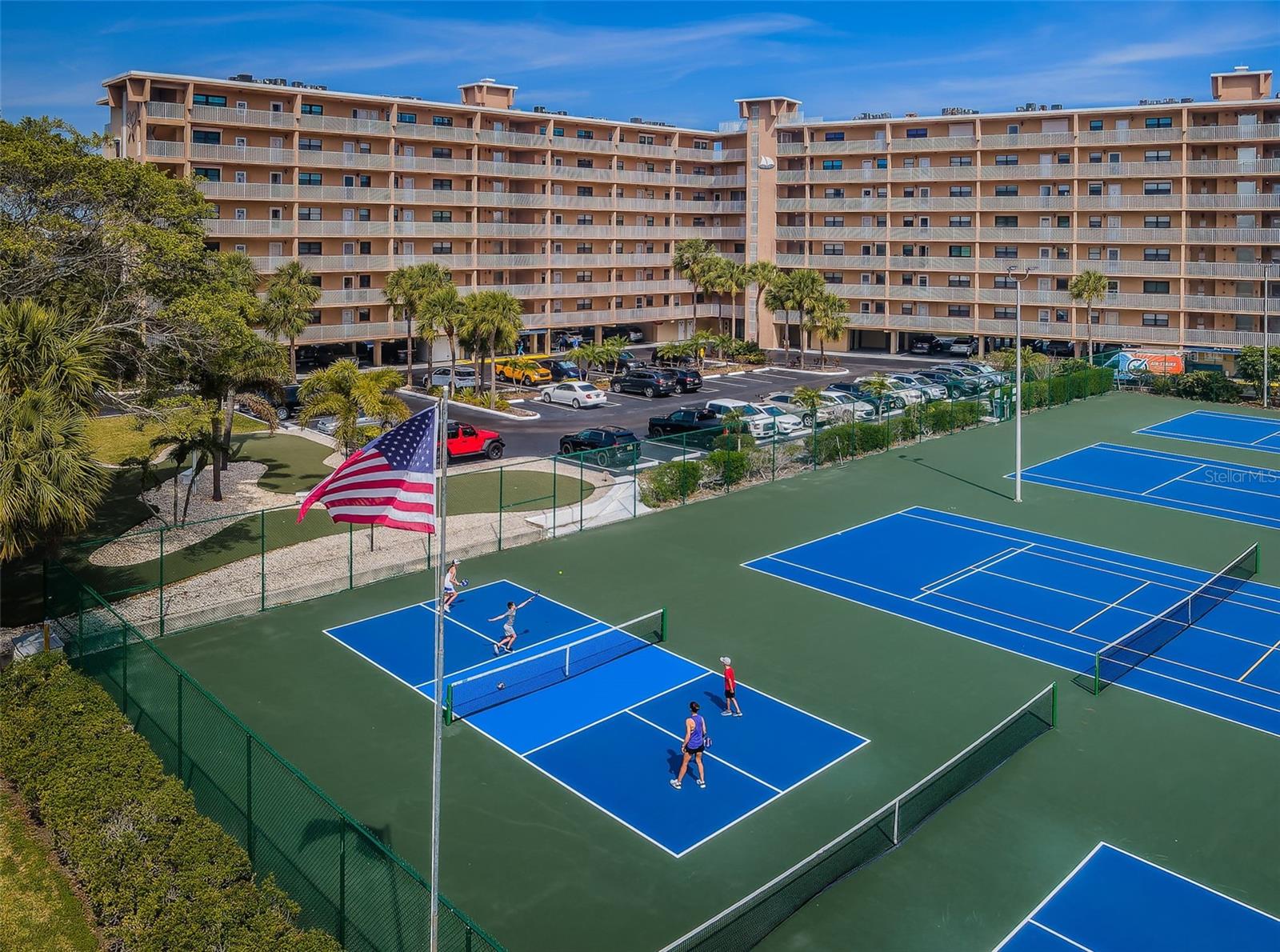 2nd image of 19451 Gulf Blvd, INDIAN SHORES, FL 33785