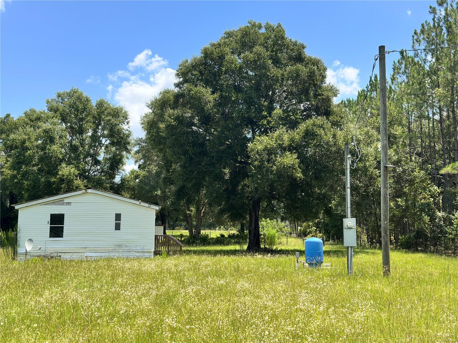 Homes for sale in Fort White, FL | 265 Sw Skyline Loop, Fort White, FL 32038 | MLS# OM729097