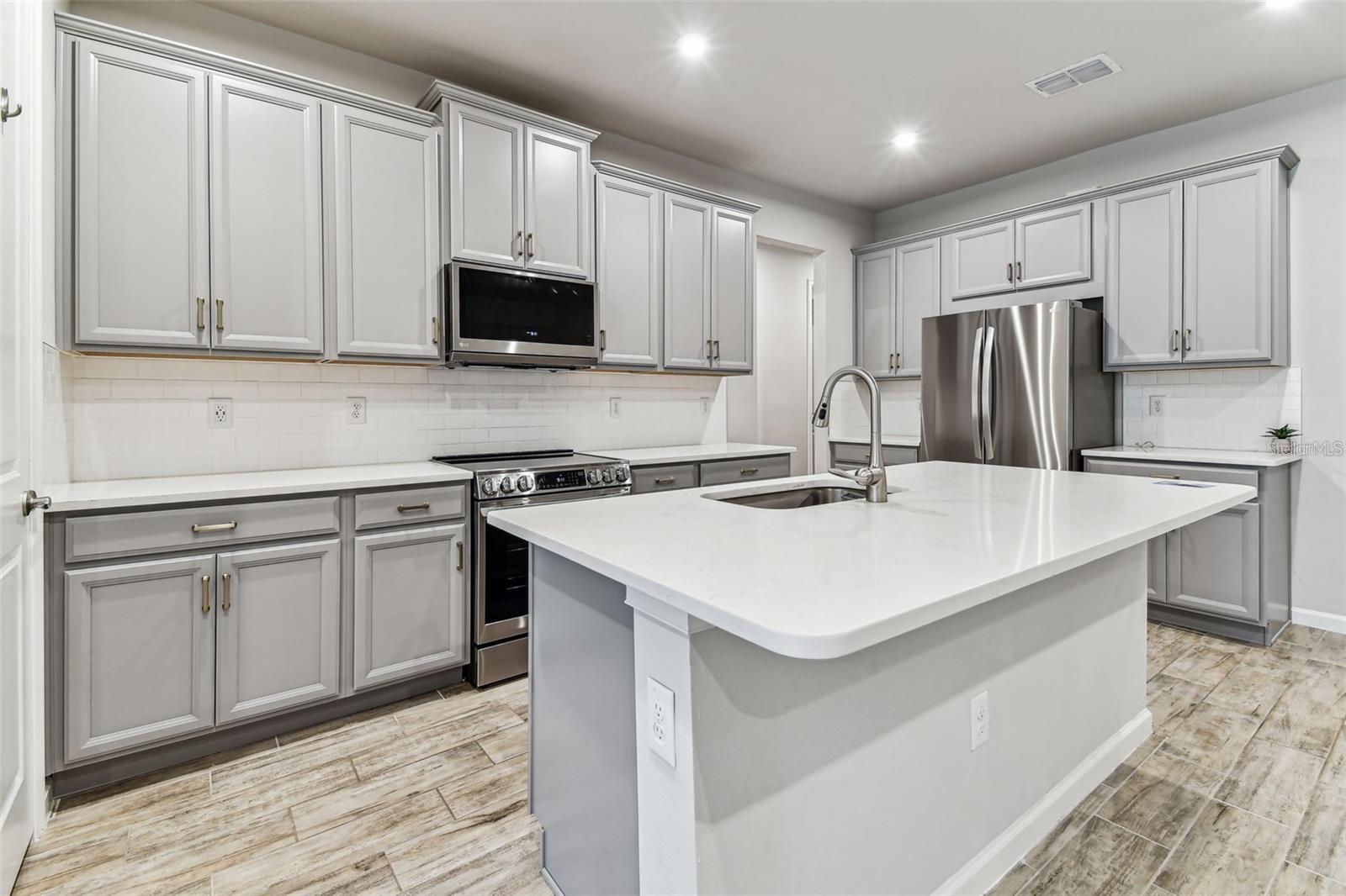 3rd image of 3719 Laughing Dove Ave, Sun City Center, FL 33573 | MLS# TB8532353