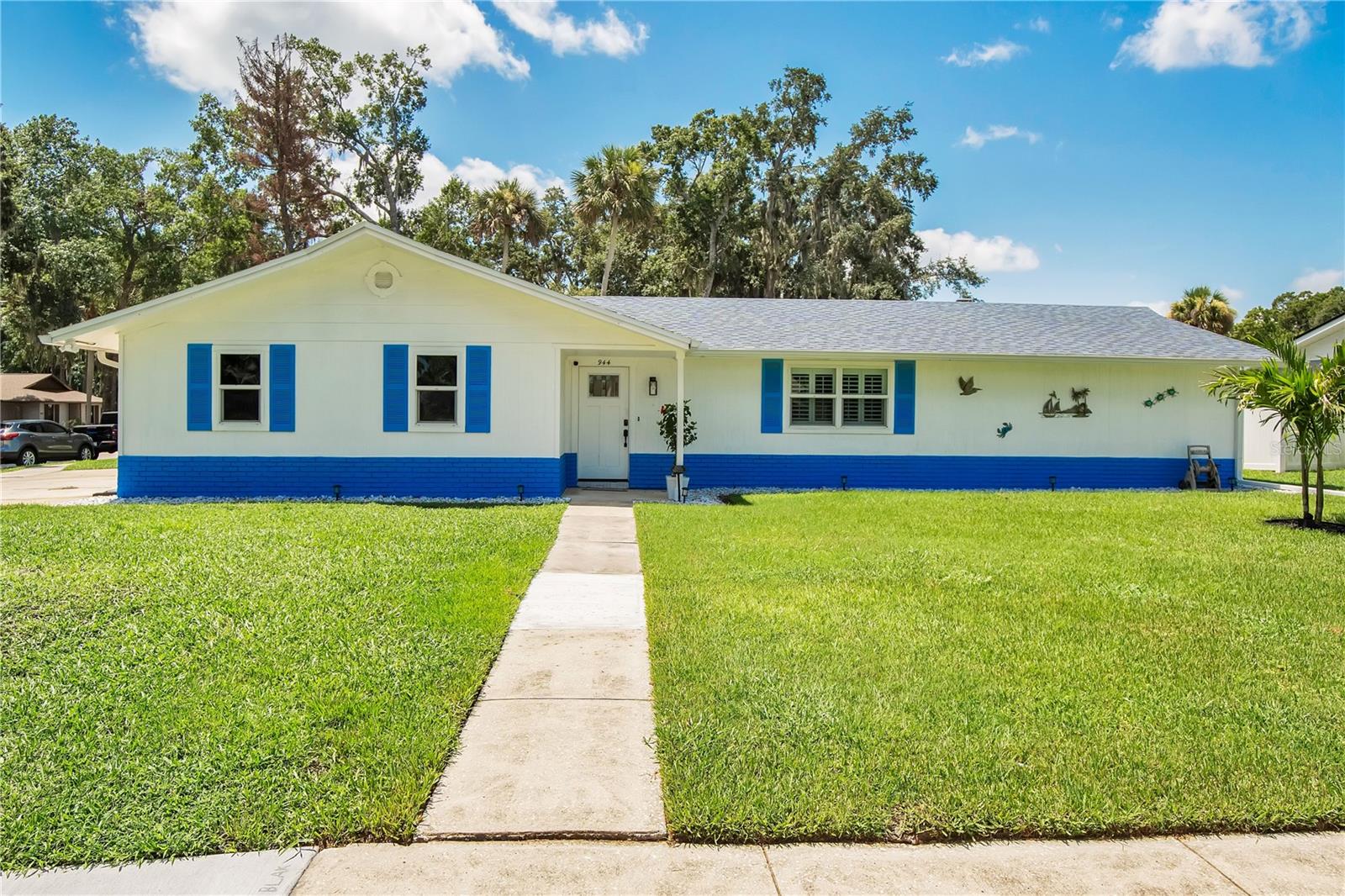 1st image of 944 Bentwood Ln, Port Orange, FL 32127 | MLS# V4950369