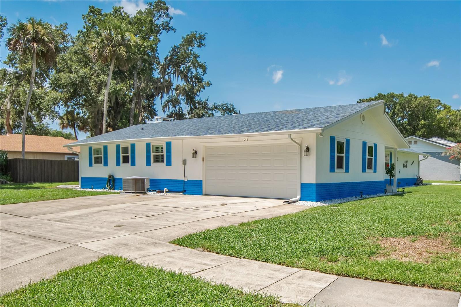 2nd image of 944 Bentwood Ln, Port Orange, FL 32127 | MLS# V4950369