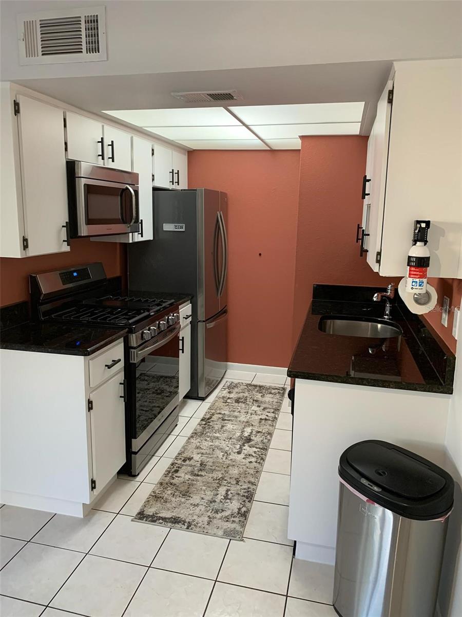 4th image of 1103 Cypress Gdns Blvd, Winter Haven, FL 33884
