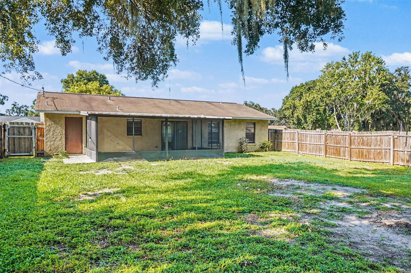 15th image of 2345 Northview Dr, Lakeland, FL 33810 | MLS# O6427856