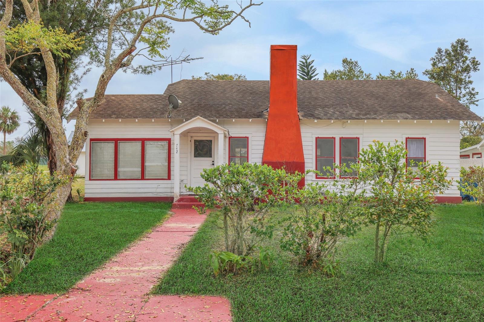 1st image of 742 Hibiscus Ave, Lake Wales, FL 33853 | MLS# P4939408