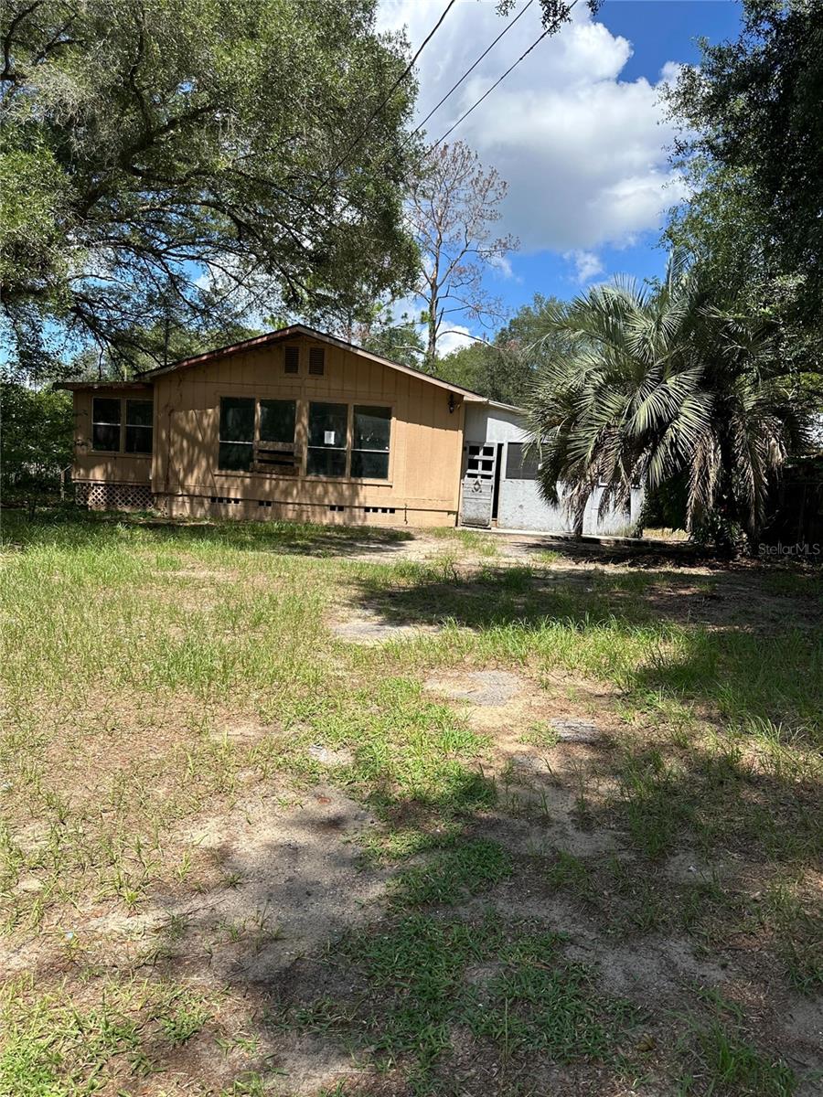 1st image of 1968 Se 161st Ter, Ocklawaha, FL 32179 | MLS# G5115502