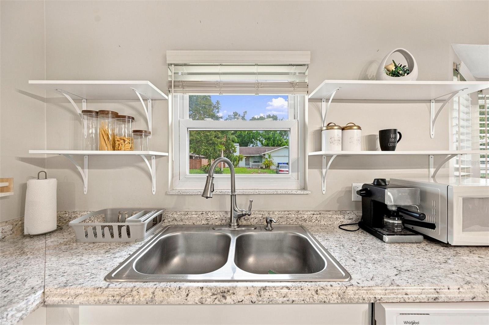 5th image of 670 Kirkland Cir, Dunedin, FL 34698 | MLS# TB8532540