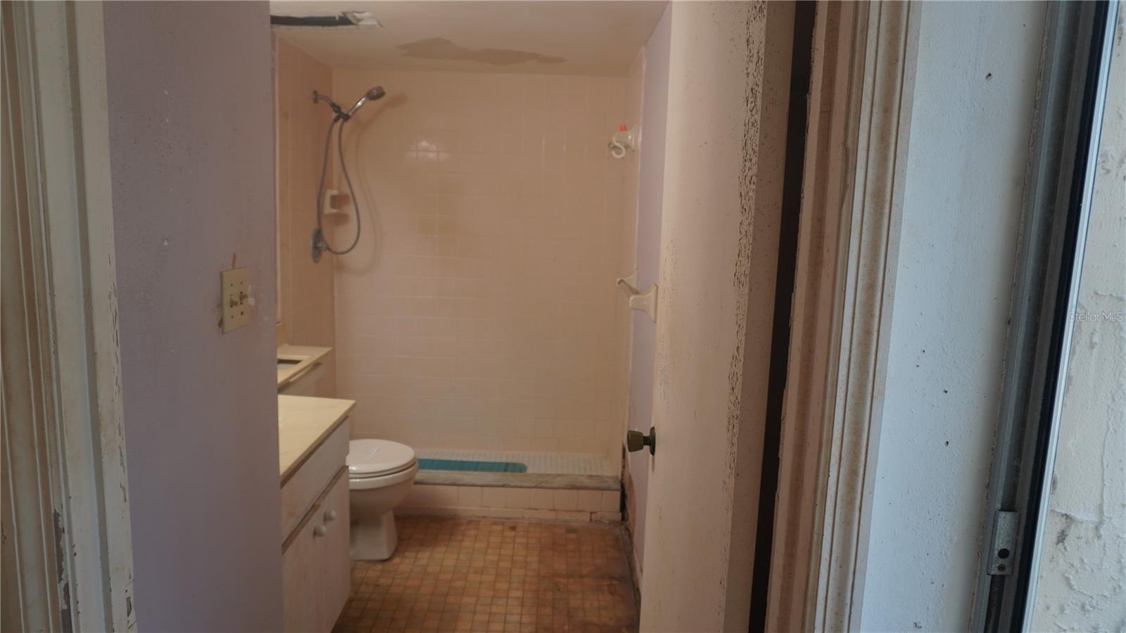 4th image of 90 S Highland Ave #202, Tarpon Springs, FL 34689 | MLS# TB8532552