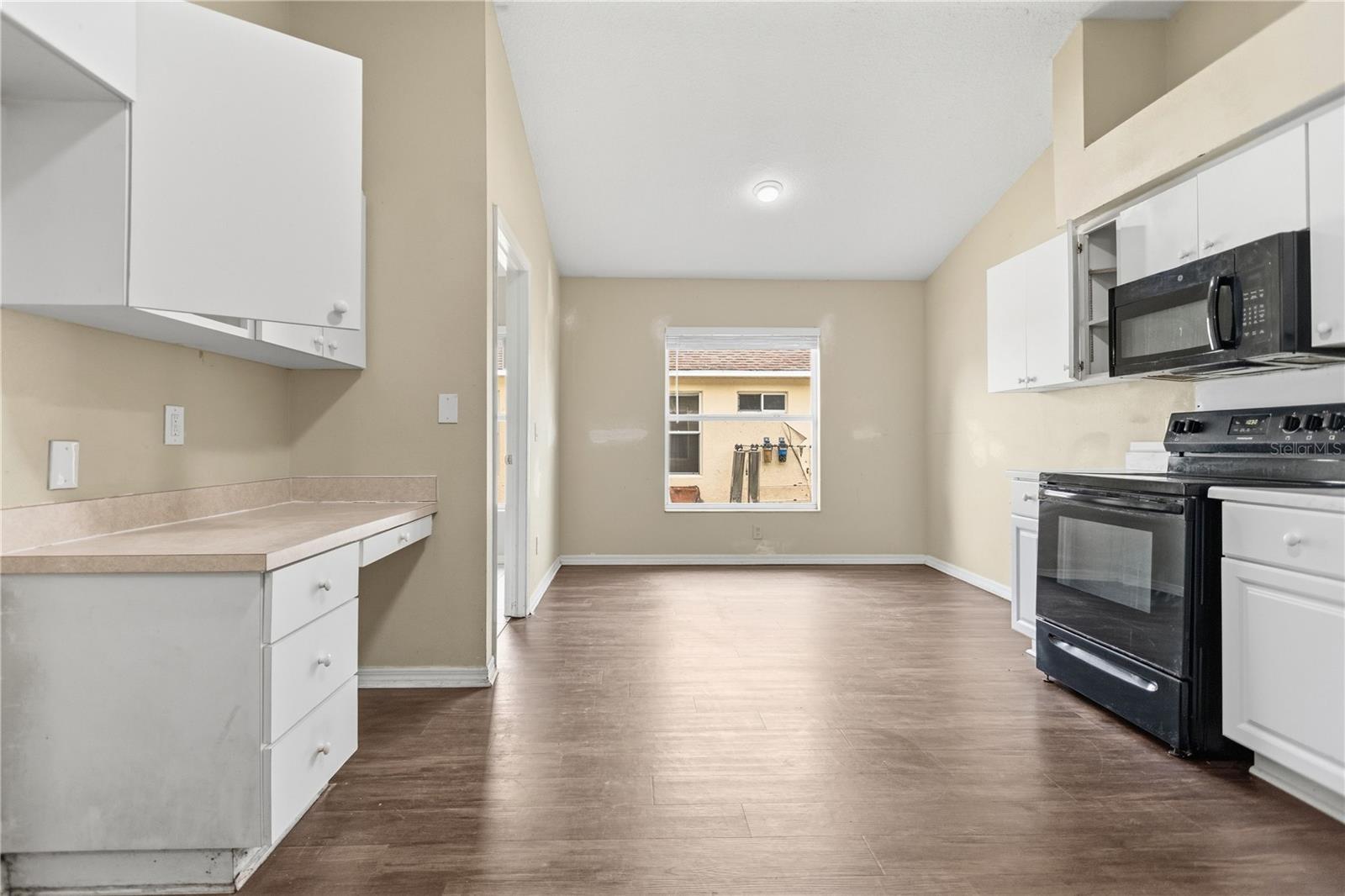 5th image of 1422 Lake Shore Ranch Dr, Seffner, FL 33584 | MLS# O6427977