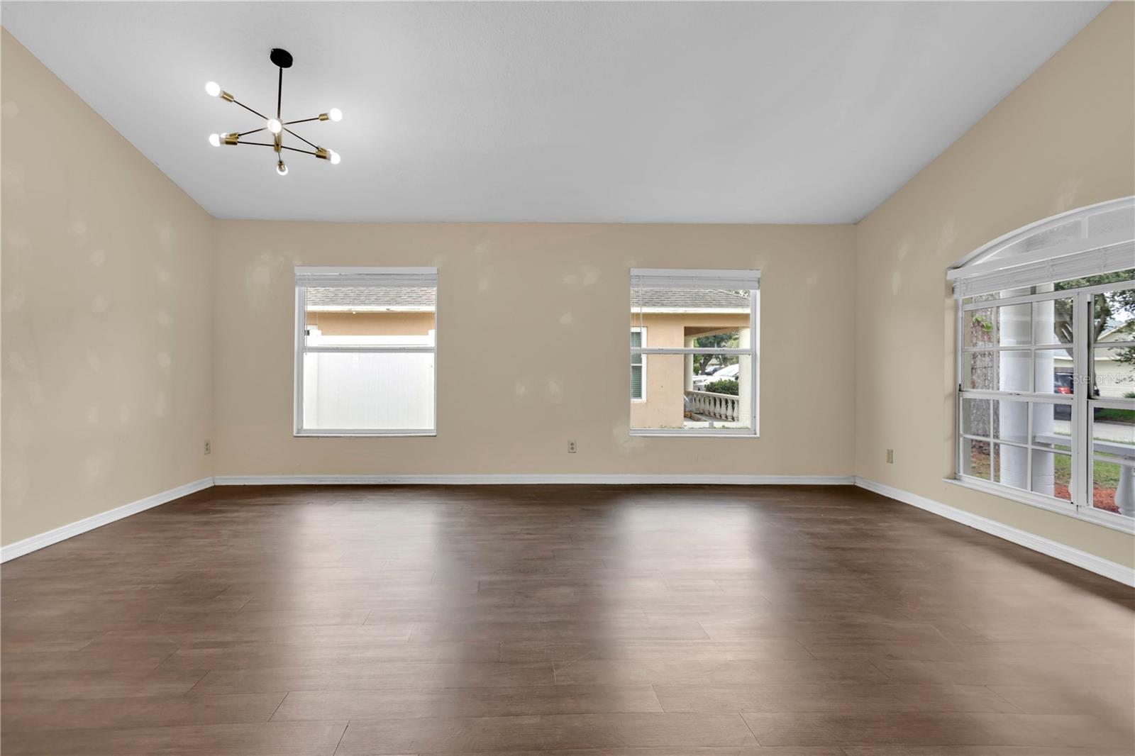 3rd image of 1422 Lake Shore Ranch Dr, Seffner, FL 33584 | MLS# O6427977