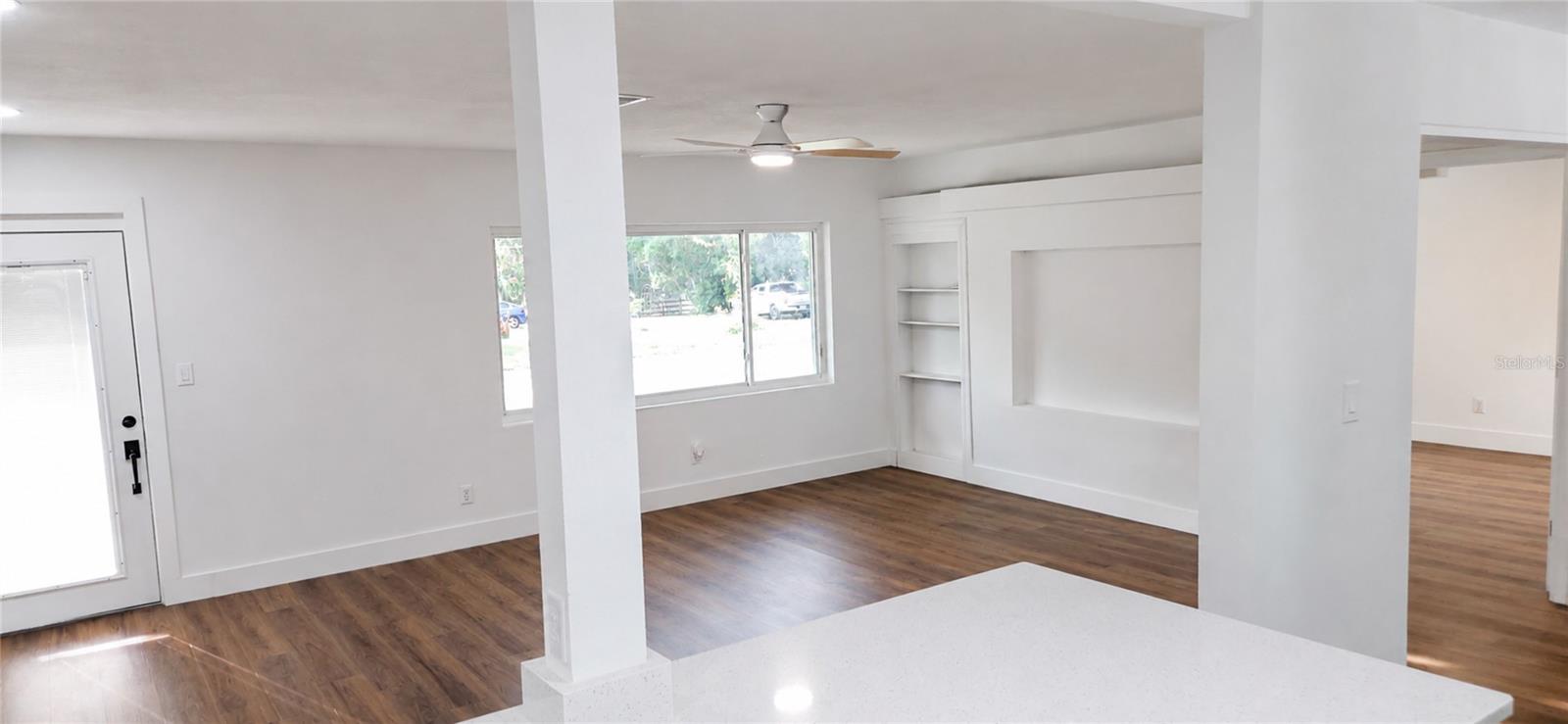 4th image of 180 N Kentucky Ave, Umatilla, FL 32784 | MLS# O6427988