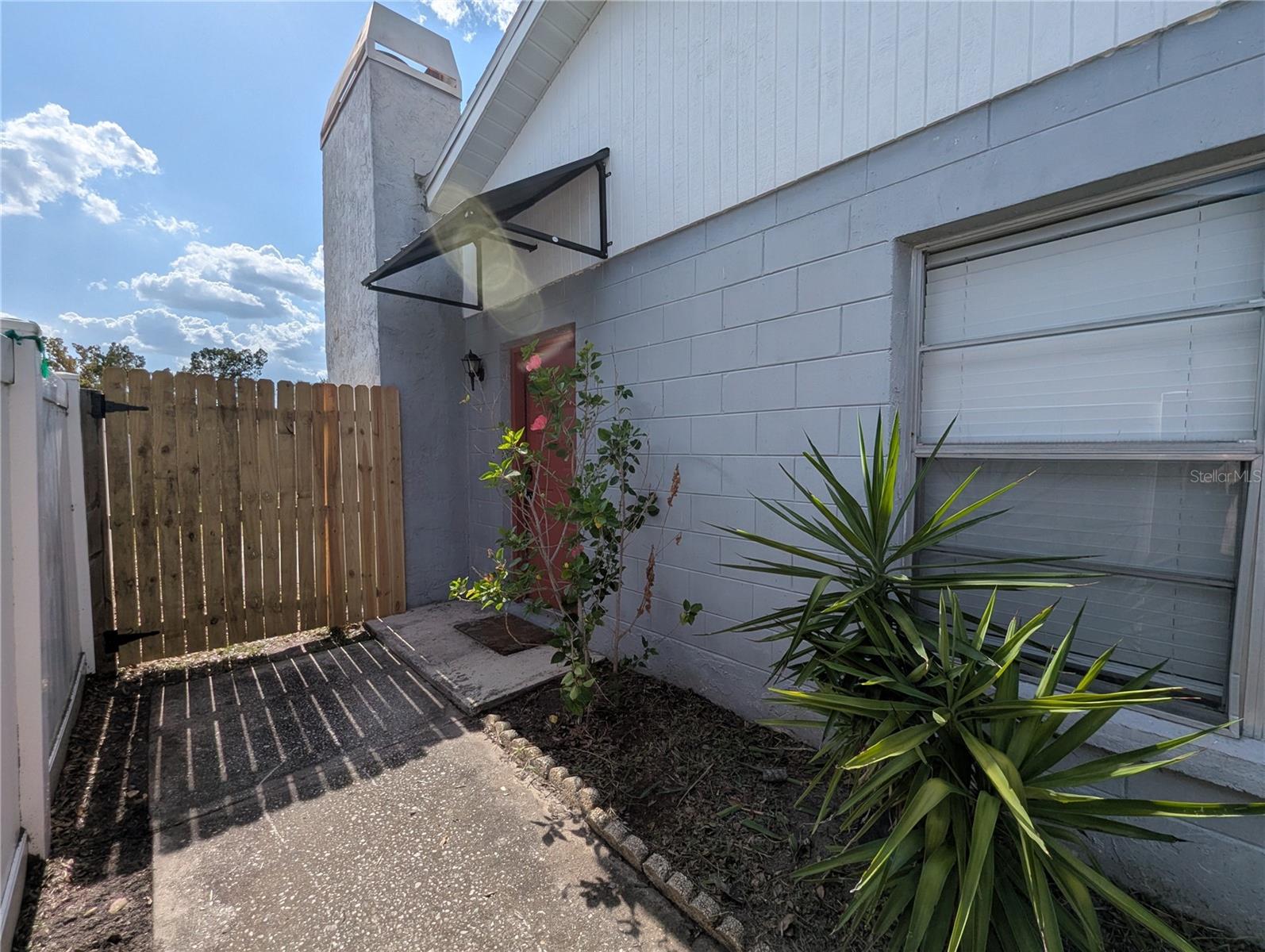 2nd image of 1209 Mohrlake Dr, Brandon, FL 33511 | MLS# TB8532634