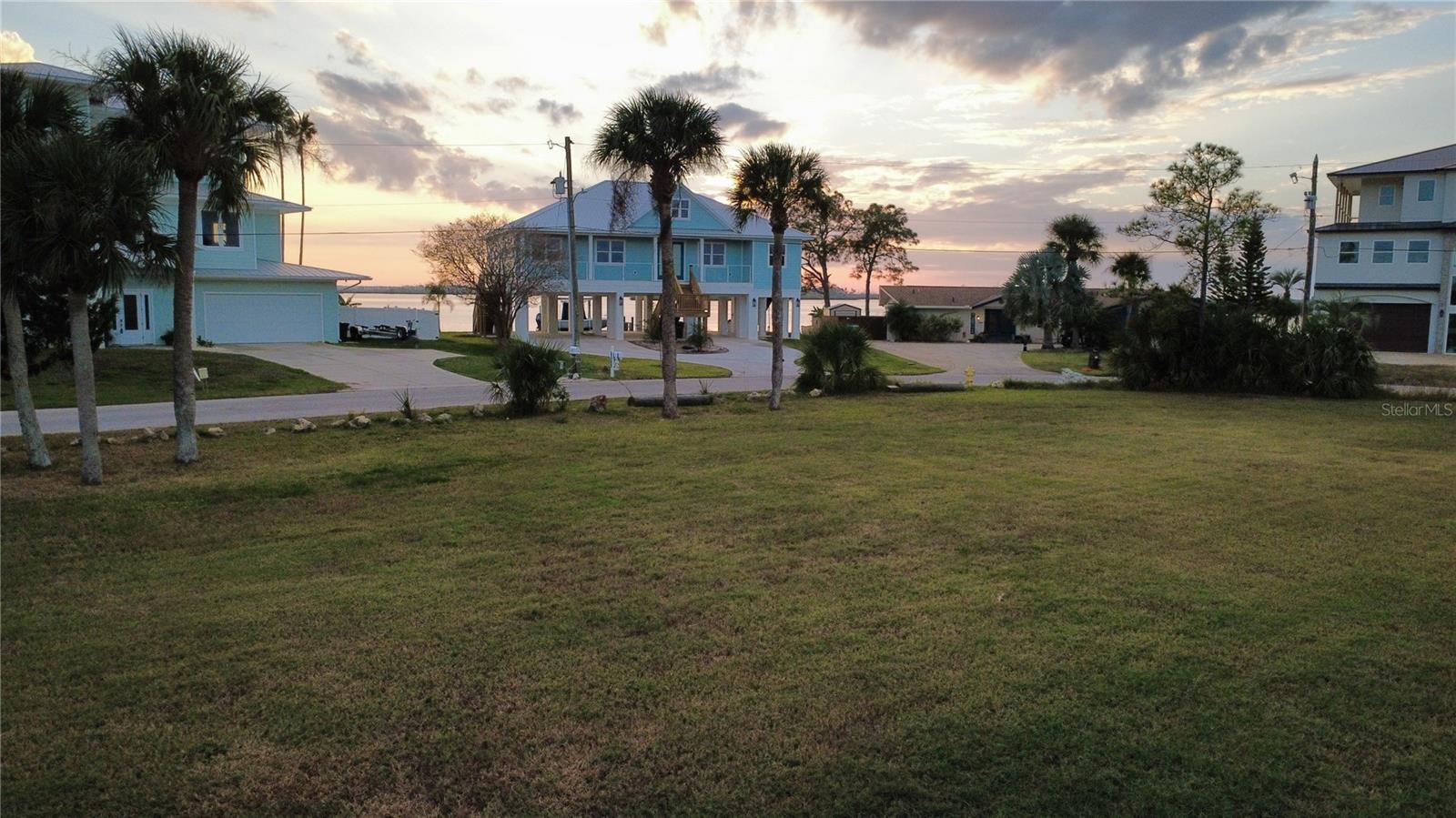 13th image of 11999 W Bayshore Dr, Crystal River, FL 34429 | MLS# OM729176
