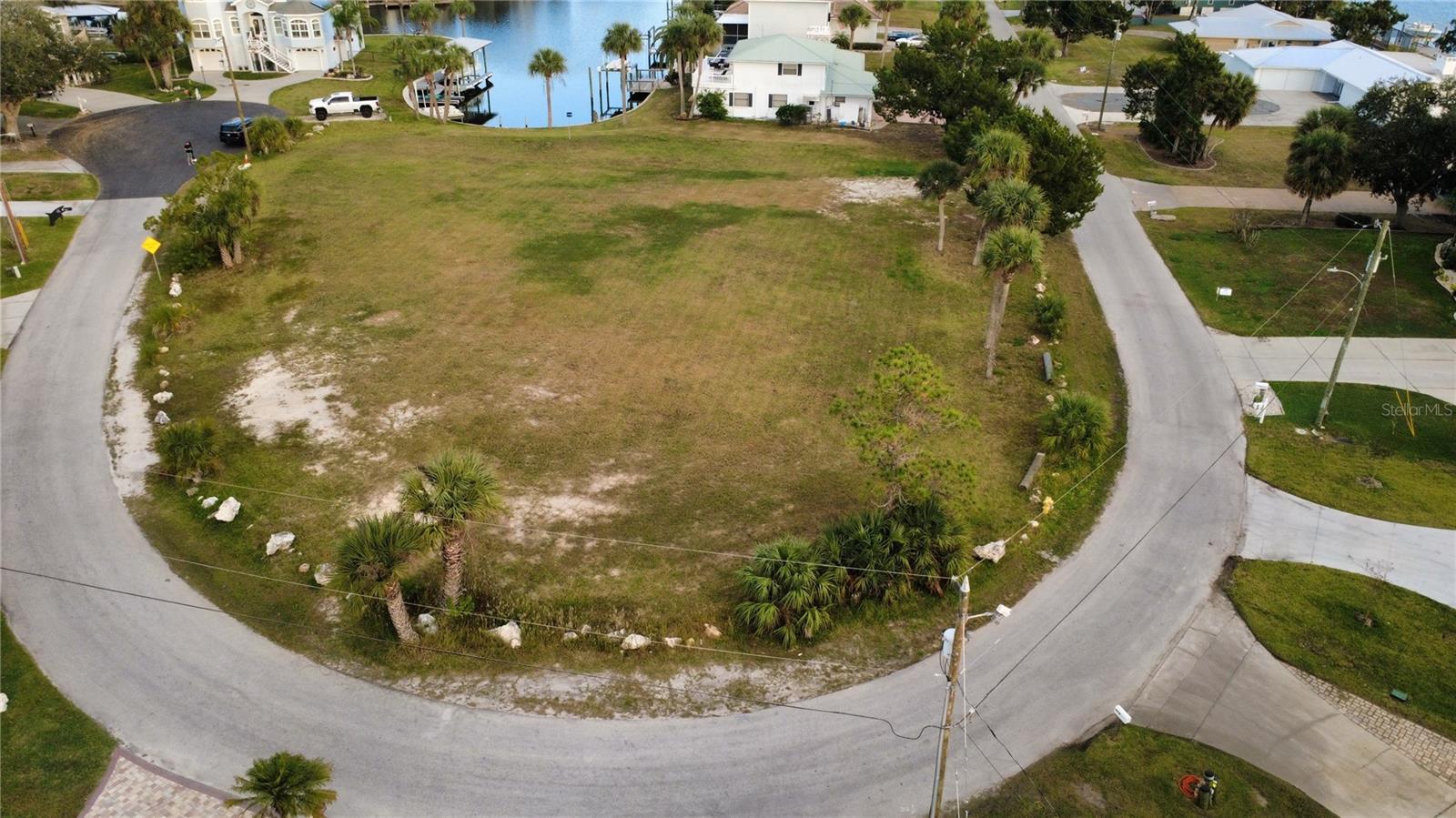 3rd image of 11999 W Bayshore Dr, Crystal River, FL 34429 | MLS# OM729176