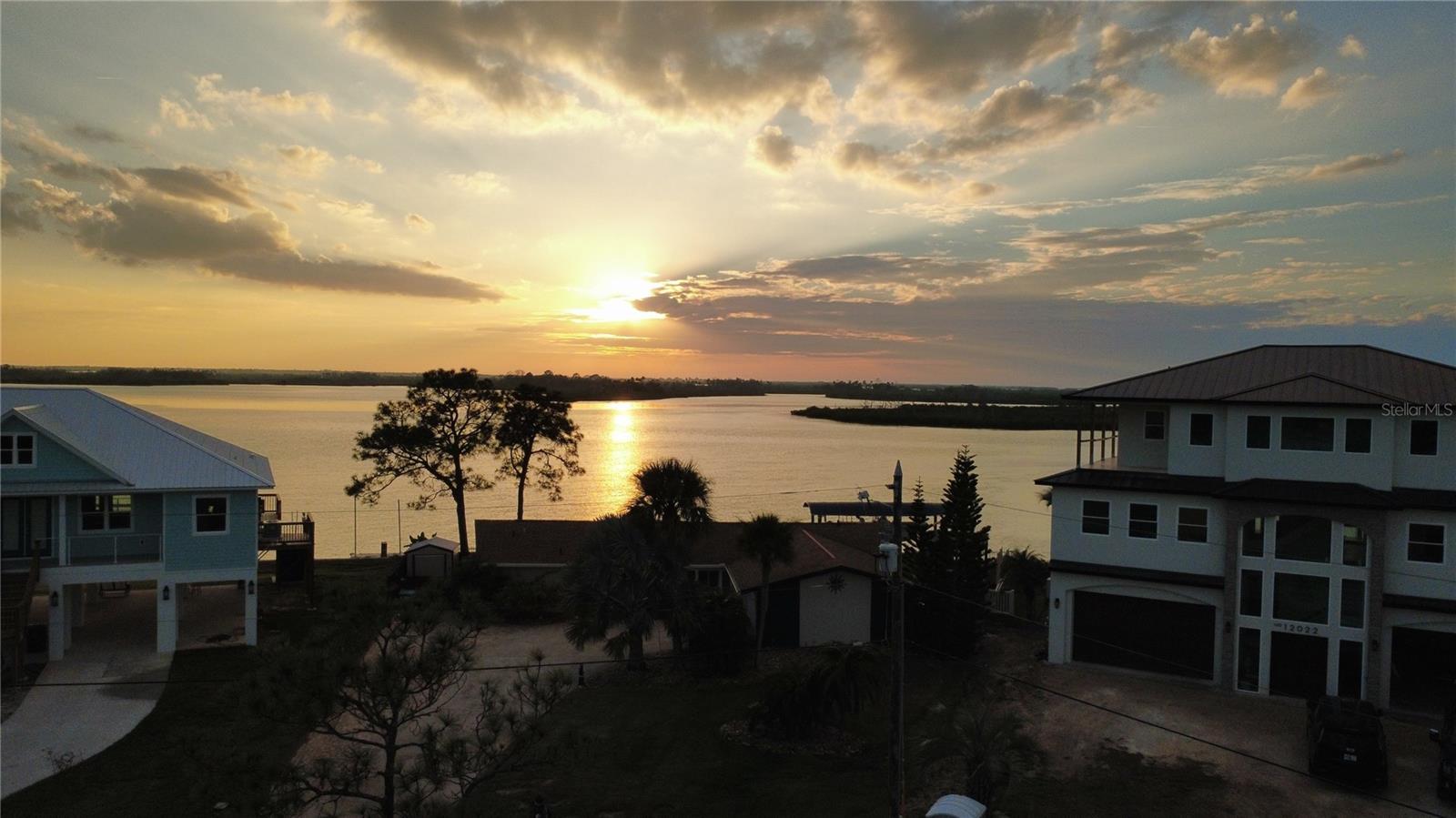 2nd image of 11999 W Bayshore Dr, Crystal River, FL 34429 | MLS# OM729176